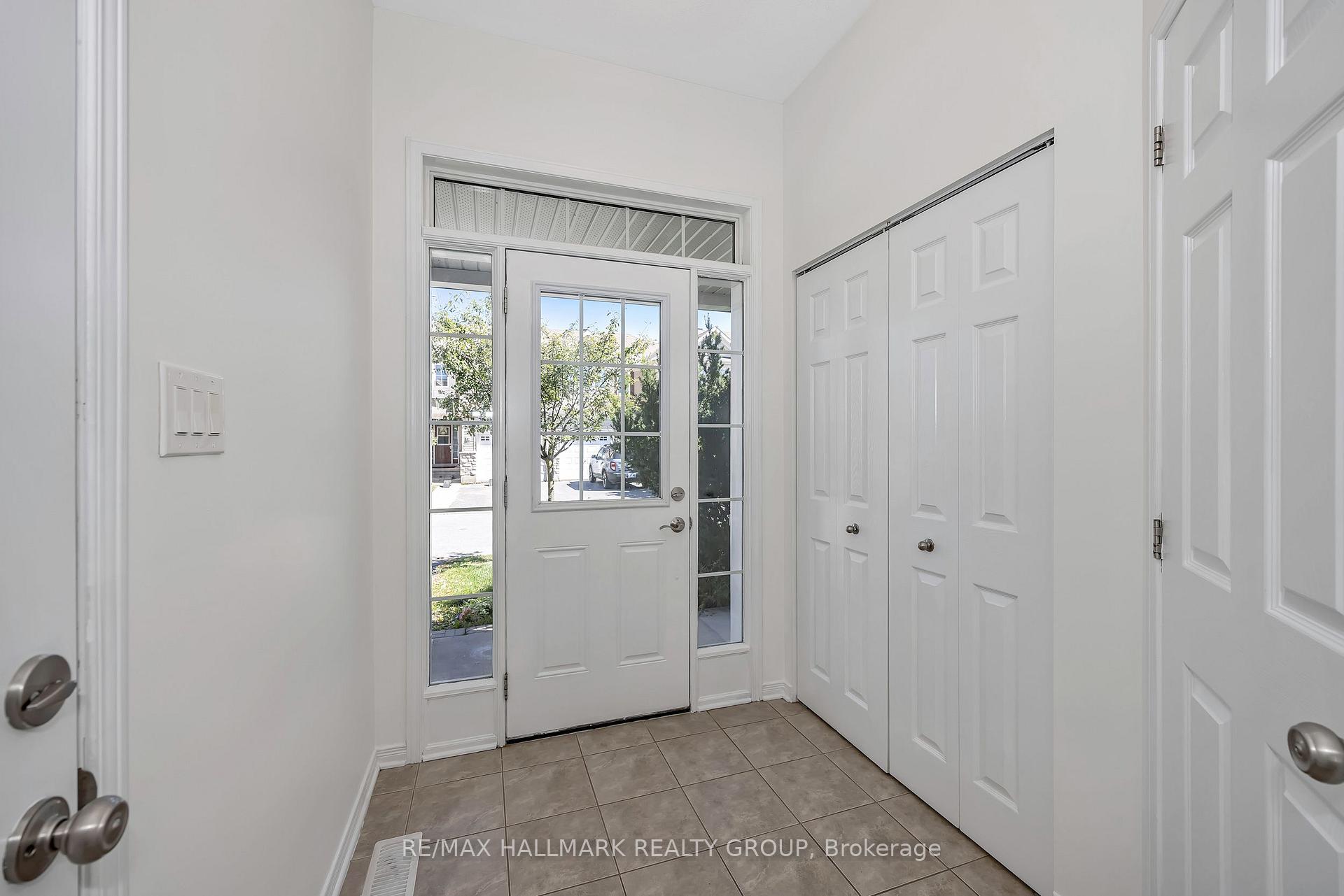 Photo 11 of 605 Pamplona Private, Ottawa, Barrhaven - Stonebridge — HOMEH