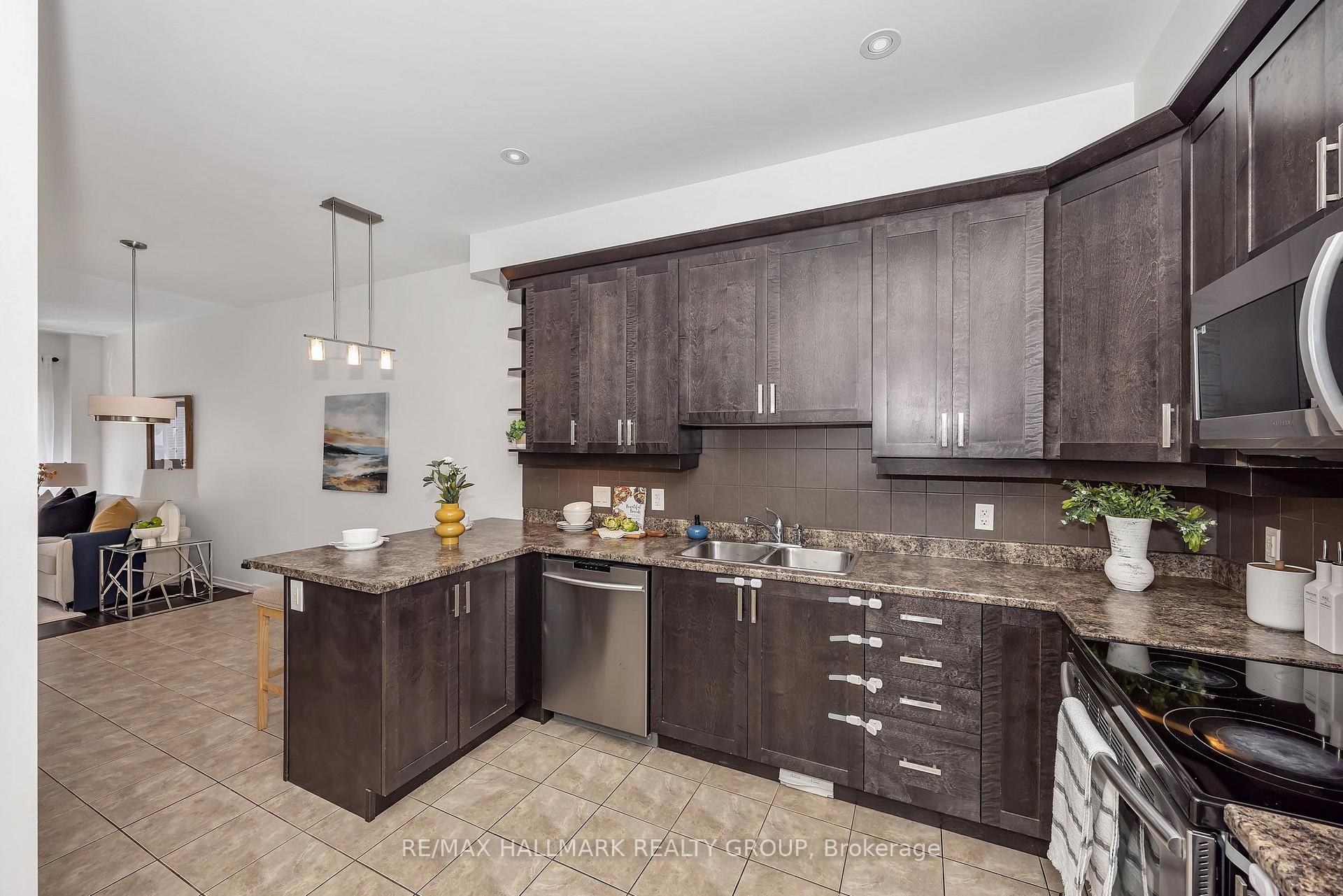 Photo 19 of 605 Pamplona Private, Ottawa, Barrhaven - Stonebridge — HOMEH