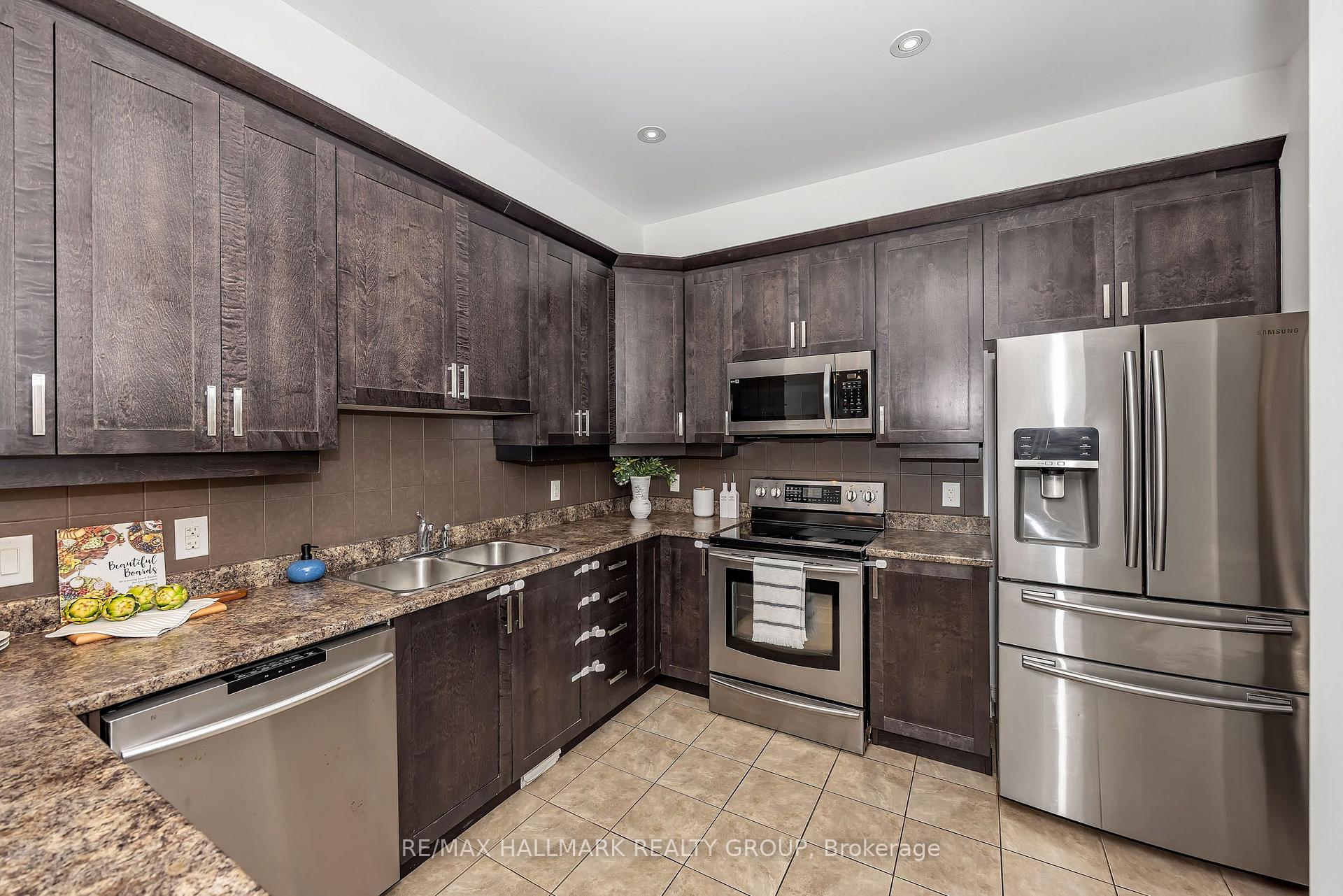 Photo 23 of 605 Pamplona Private, Ottawa, Barrhaven - Stonebridge — HOMEH