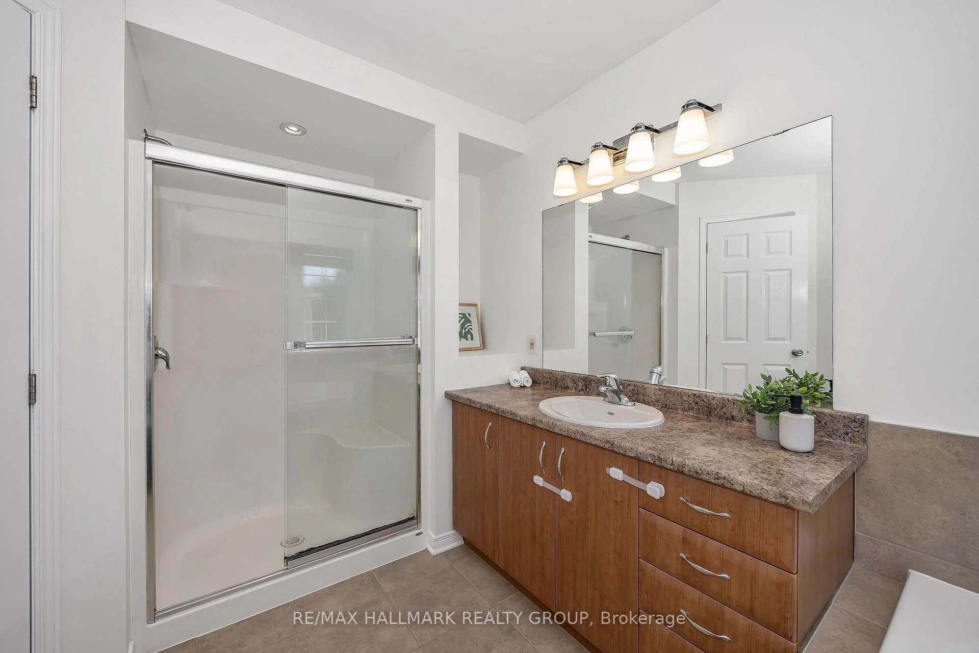 Photo 64 of 605 Pamplona Private, Ottawa, Barrhaven - Stonebridge — HOMEH