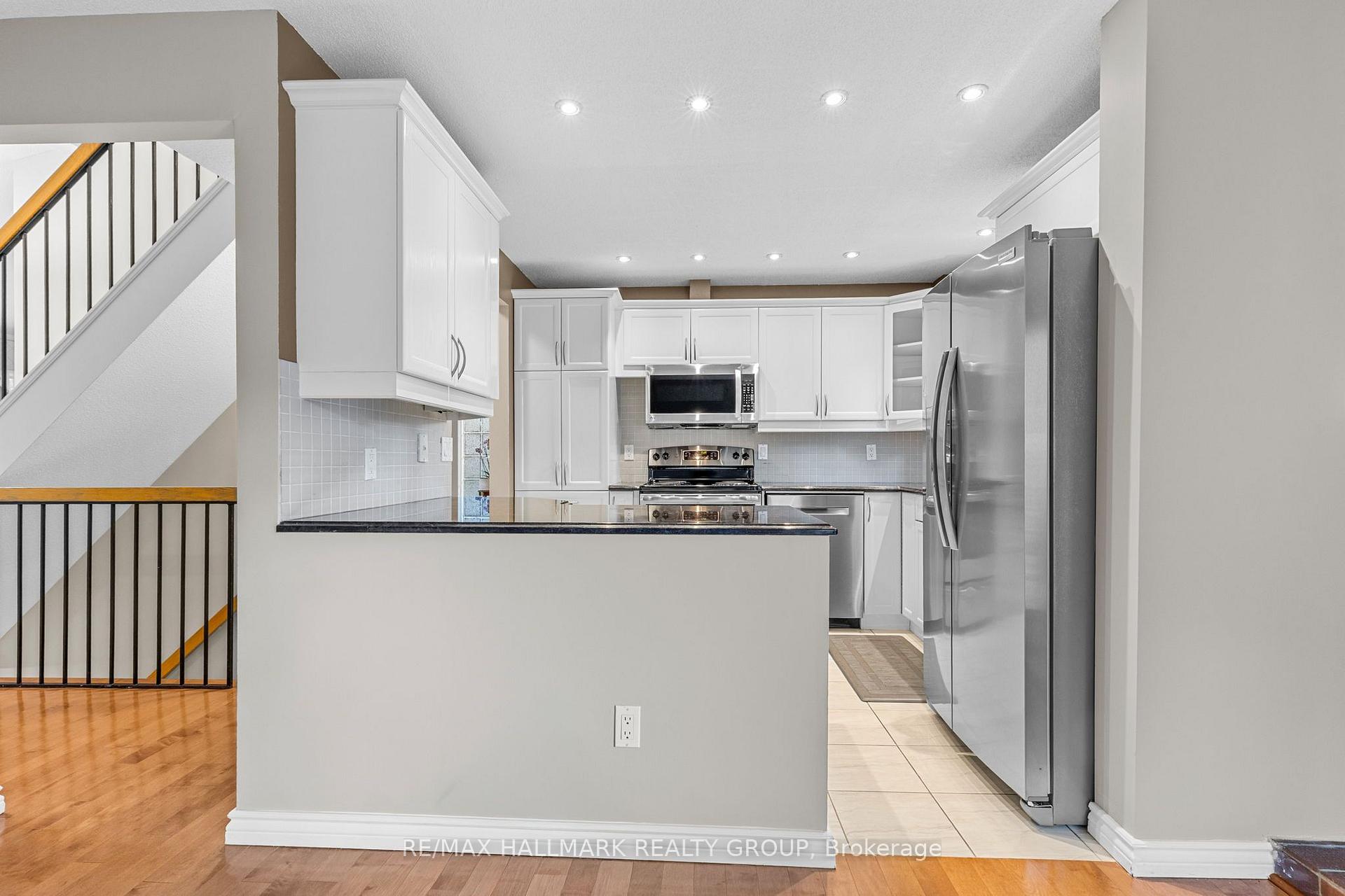 Photo 13 of 890 Beauclaire Drive, Ottawa, Orleans Wood — HOMEH