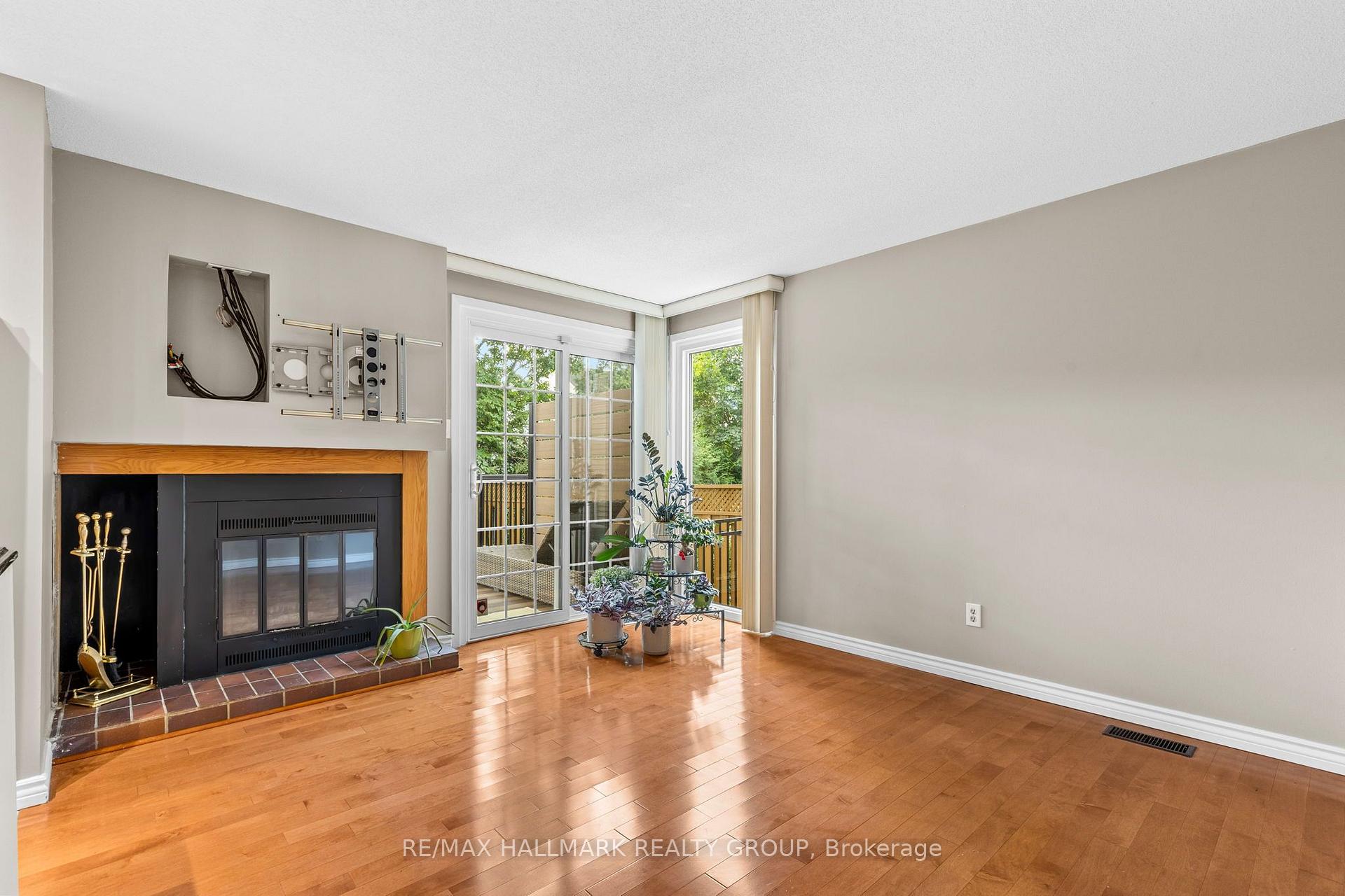 Photo 15 of 890 Beauclaire Drive, Ottawa, Orleans Wood — HOMEH