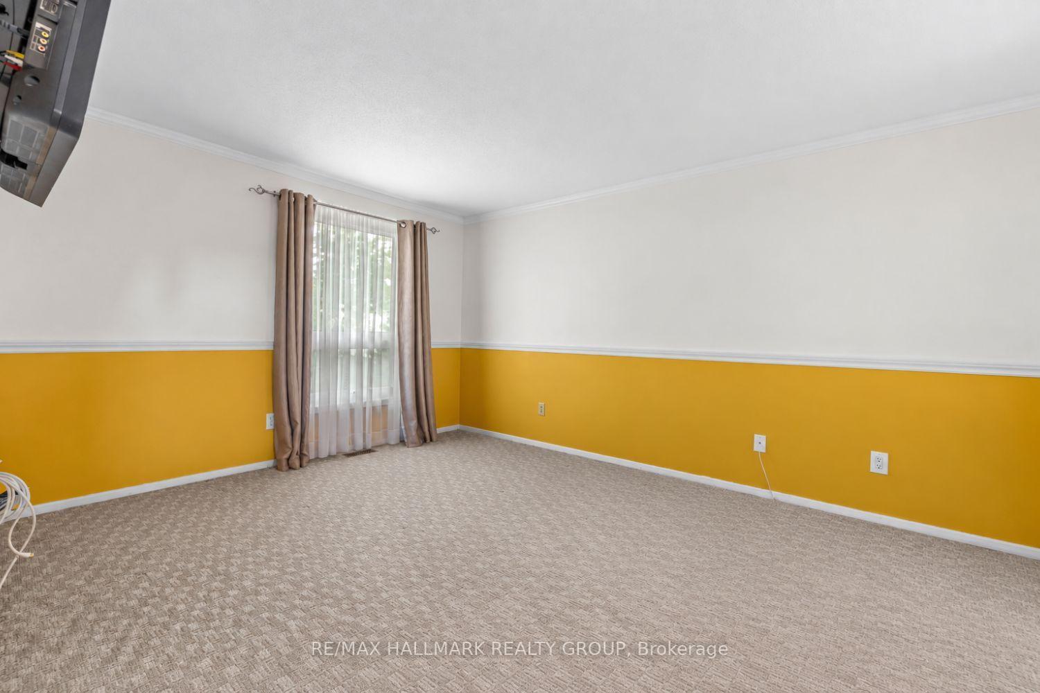 Photo 18 of 890 Beauclaire Drive, Ottawa, Orleans Wood — HOMEH