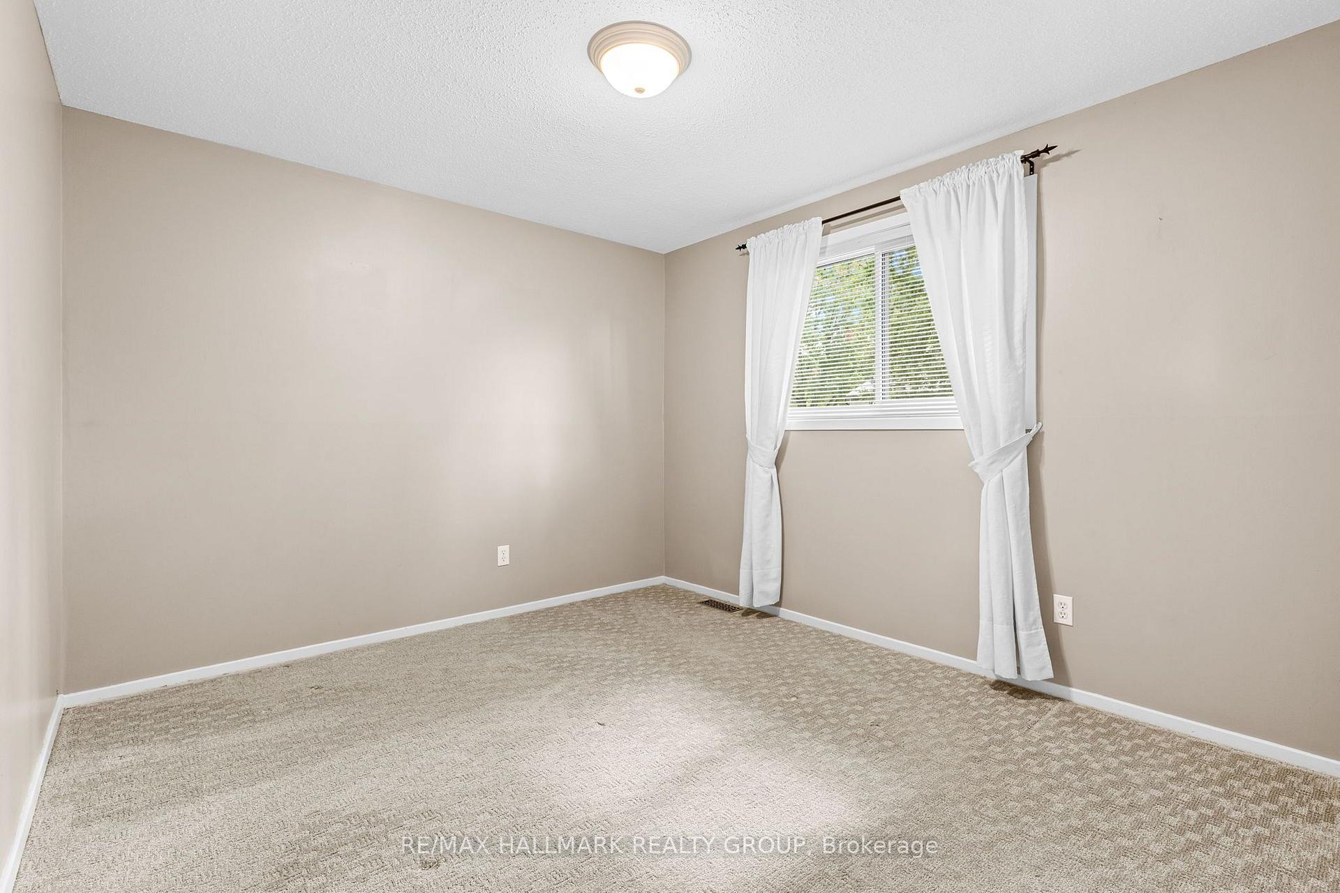 Photo 24 of 890 Beauclaire Drive, Ottawa, Orleans Wood — HOMEH