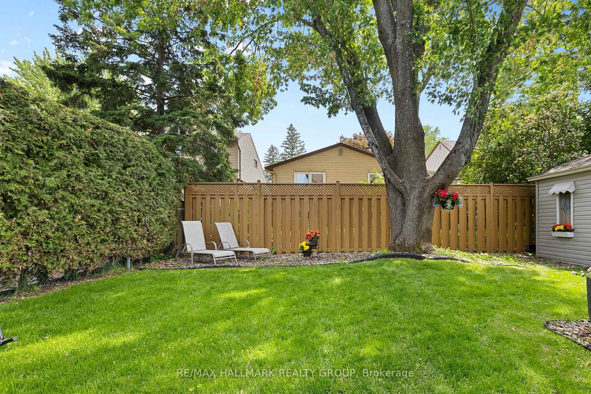 Photo 38 of 890 Beauclaire Drive, Ottawa, Orleans Wood — HOMEH