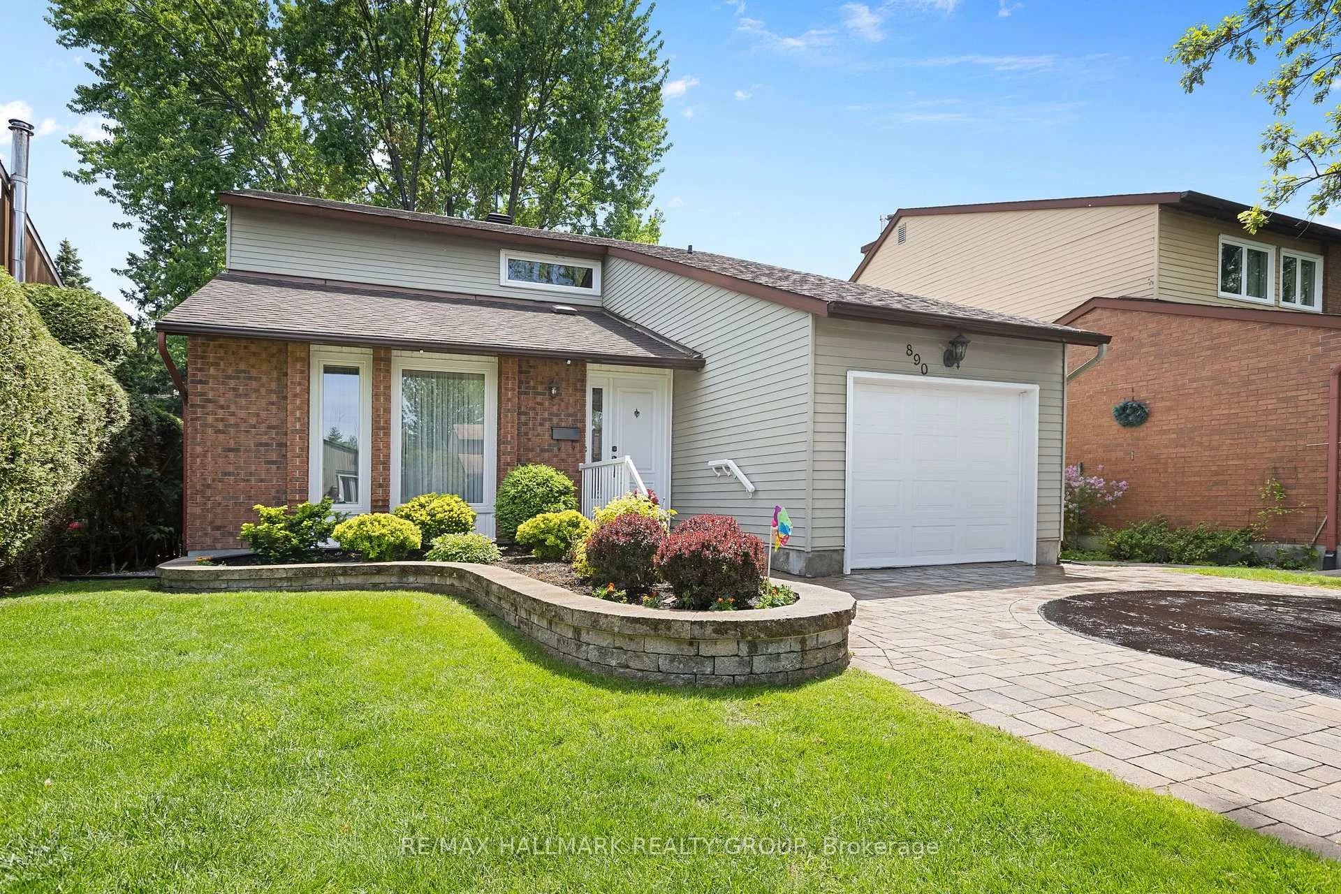 Photo 4 of 890 Beauclaire Drive, Ottawa, Orleans Wood — HOMEH
