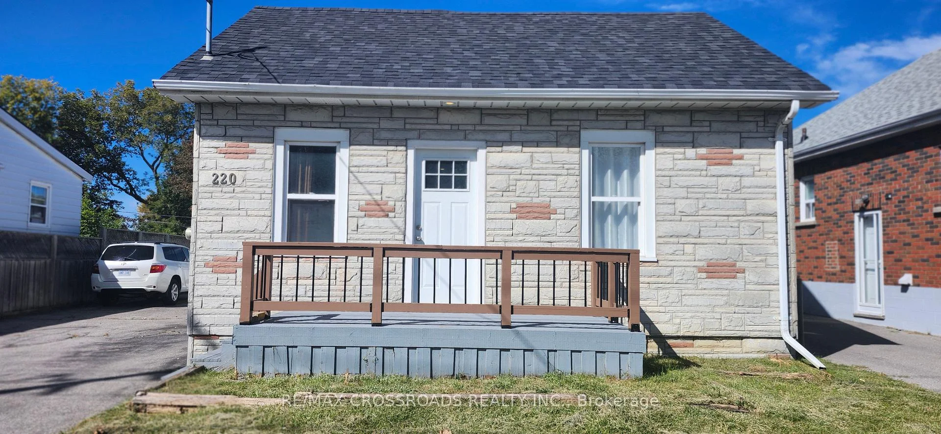 Photo of 220 Mcnaughton Avenue