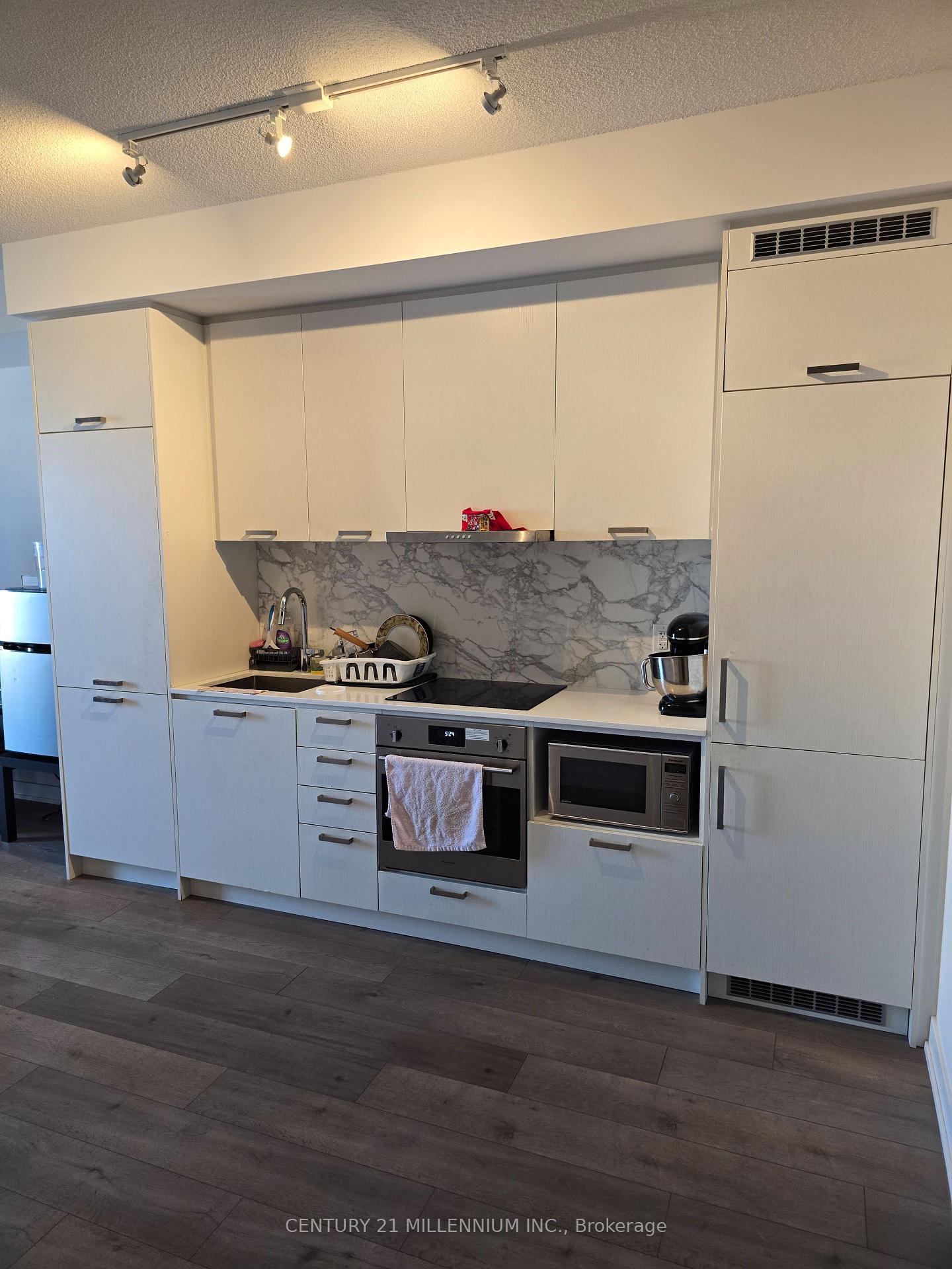 Photo 9 of Unit 1019, 38 Honeycrisp Crescent, Vaughan, Concord — HOMEH