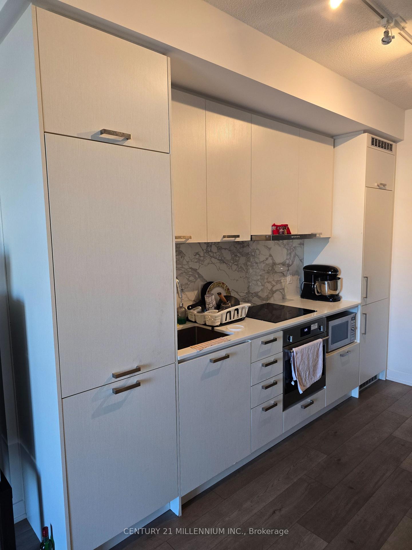 Photo 10 of Unit 1019, 38 Honeycrisp Crescent, Vaughan, Concord — HOMEH