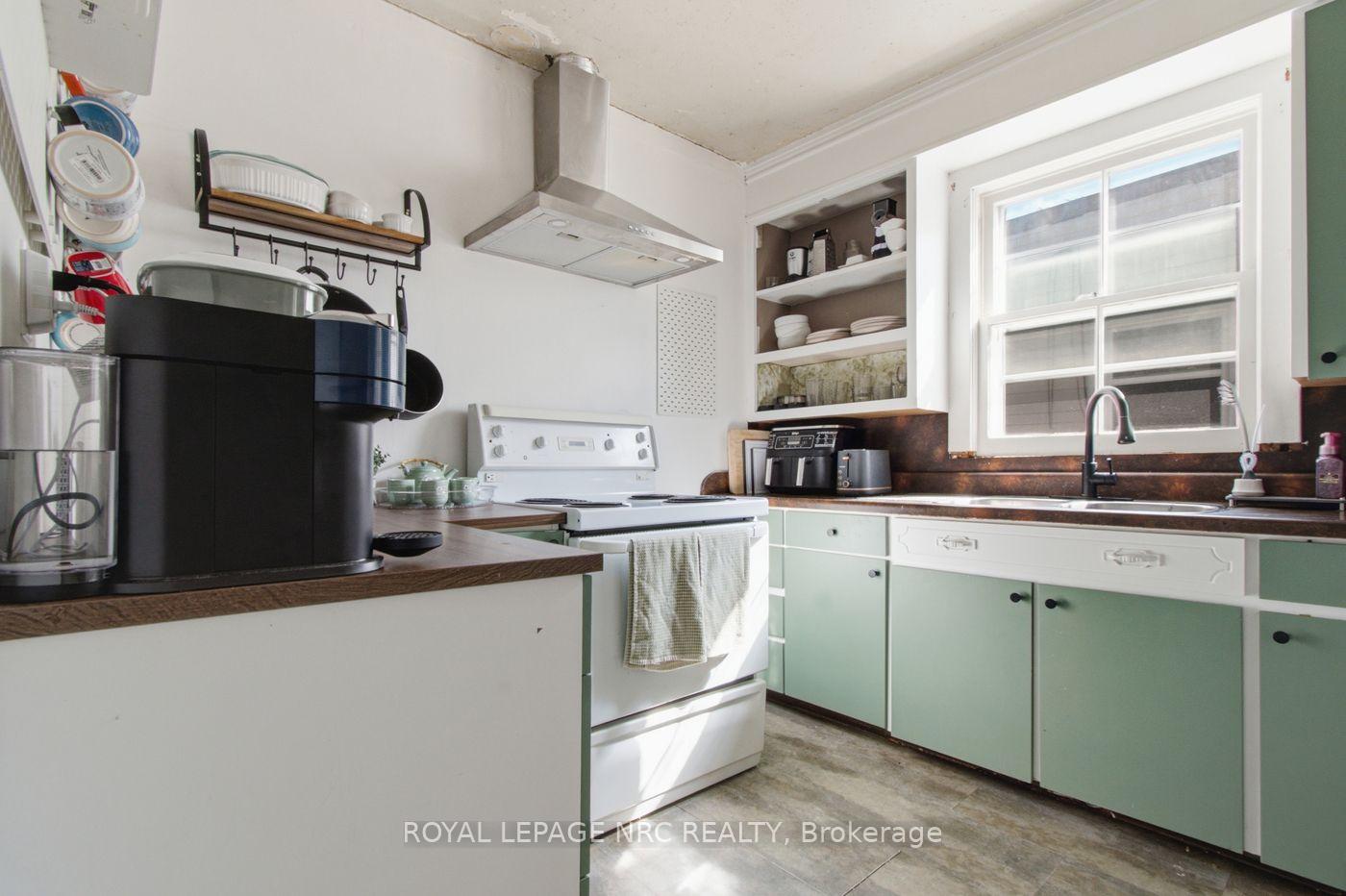 Photo 8 of 79 Carlton Street, St. Catharines, Haig — HOMEH