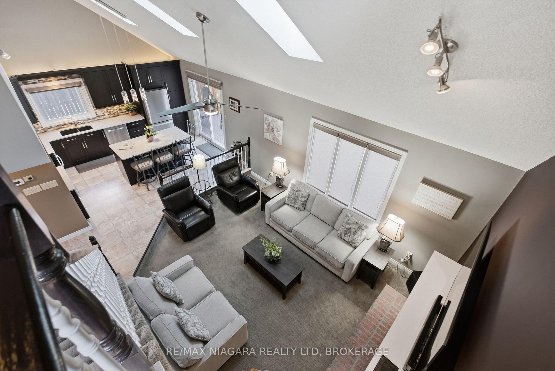 Photo 11 of 5 Thorn Place, St. Catharines, Grapeview — HOMEH