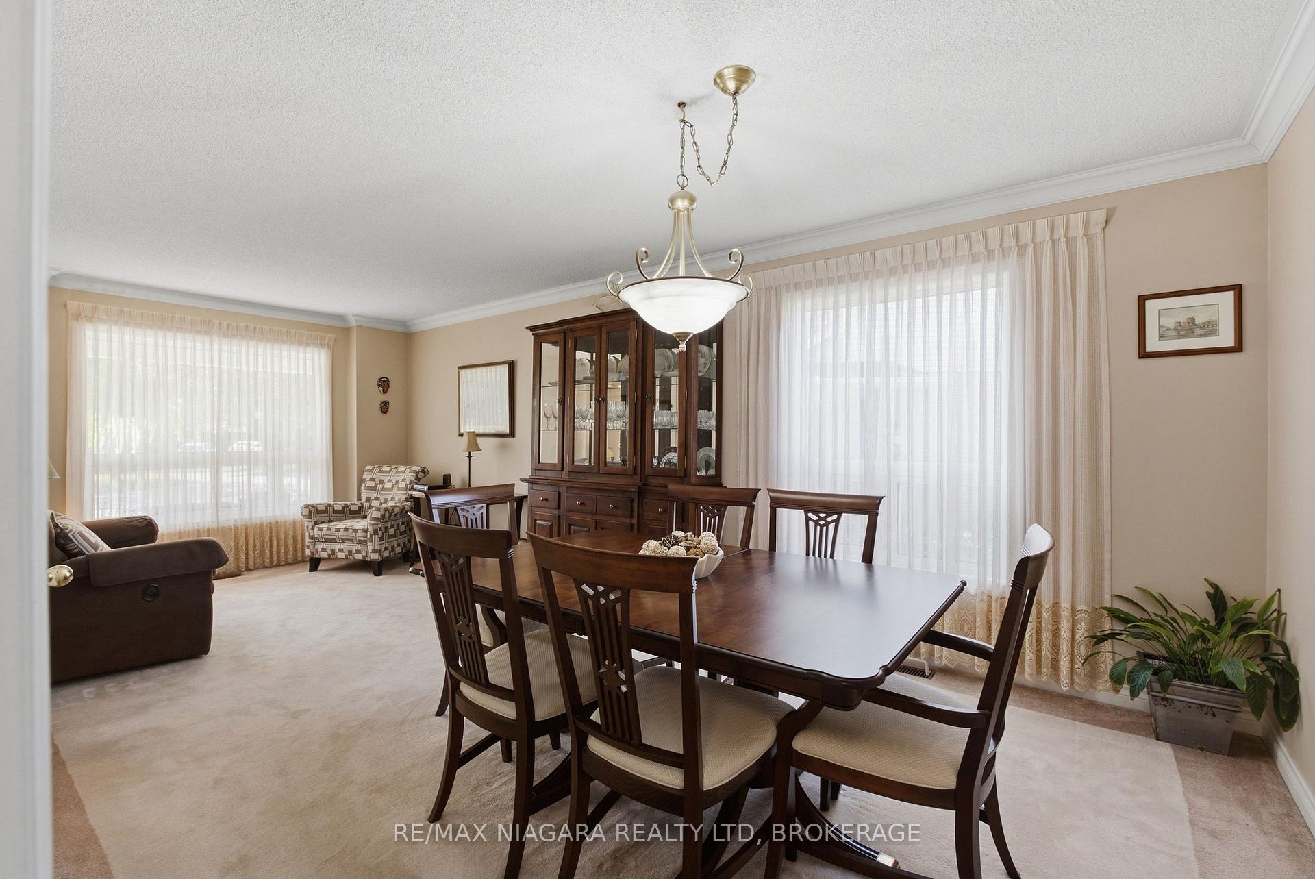 Photo 15 of 5 Thorn Place, St. Catharines, Grapeview — HOMEH