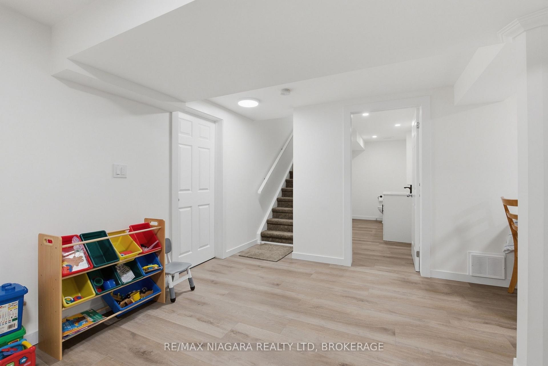Photo 29 of 5 Thorn Place, St. Catharines, Grapeview — HOMEH