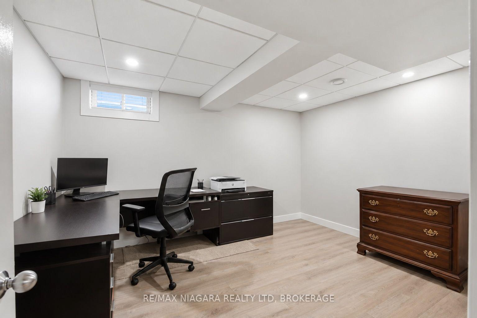 Photo 32 of 5 Thorn Place, St. Catharines, Grapeview — HOMEH