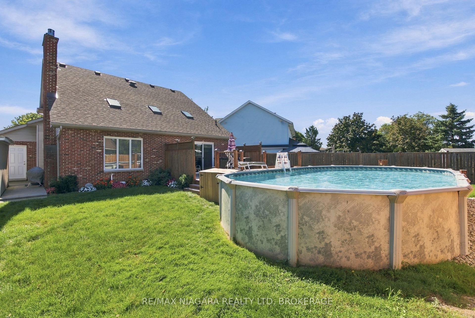 Photo 37 of 5 Thorn Place, St. Catharines, Grapeview — HOMEH