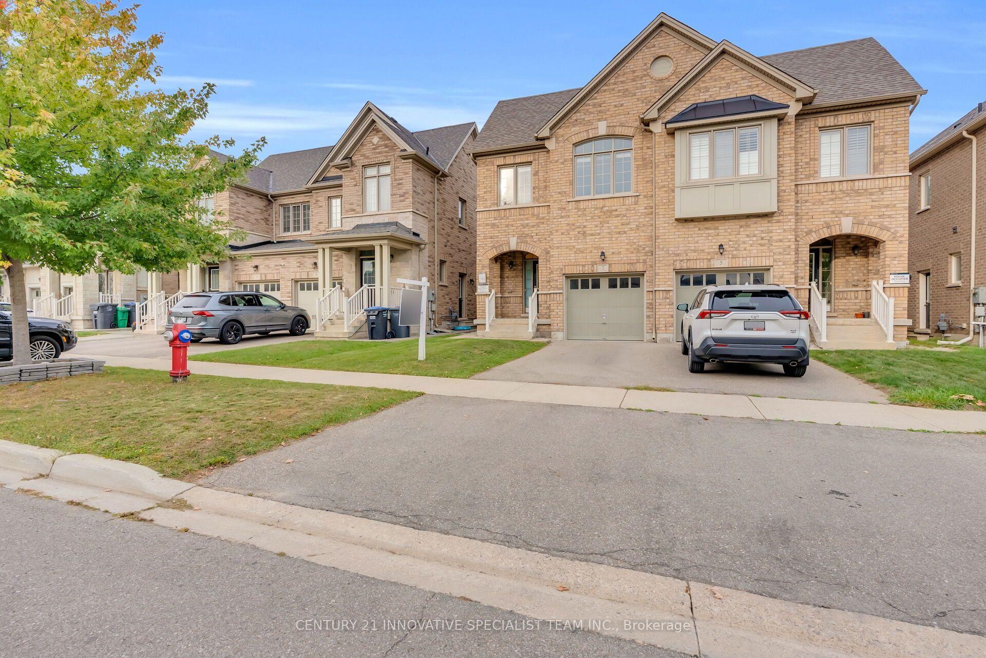 Photo 9 of 7 Gruenwald Gate, Brampton, Bram West — HOMEH