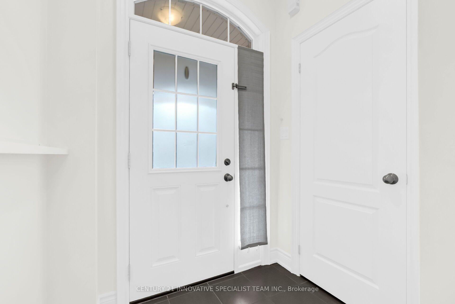 Photo 13 of 7 Gruenwald Gate, Brampton, Bram West — HOMEH