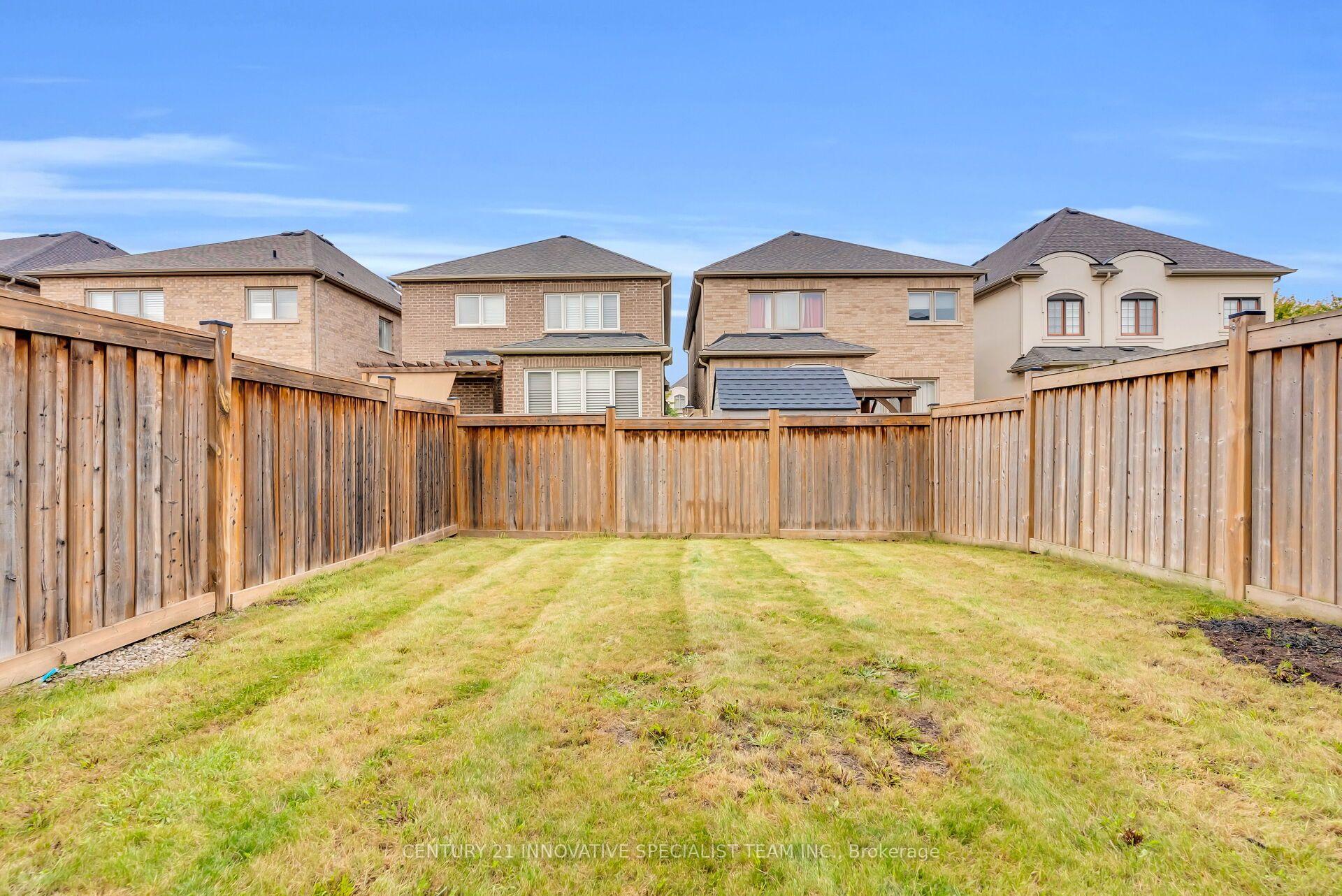 Photo 48 of 7 Gruenwald Gate, Brampton, Bram West — HOMEH