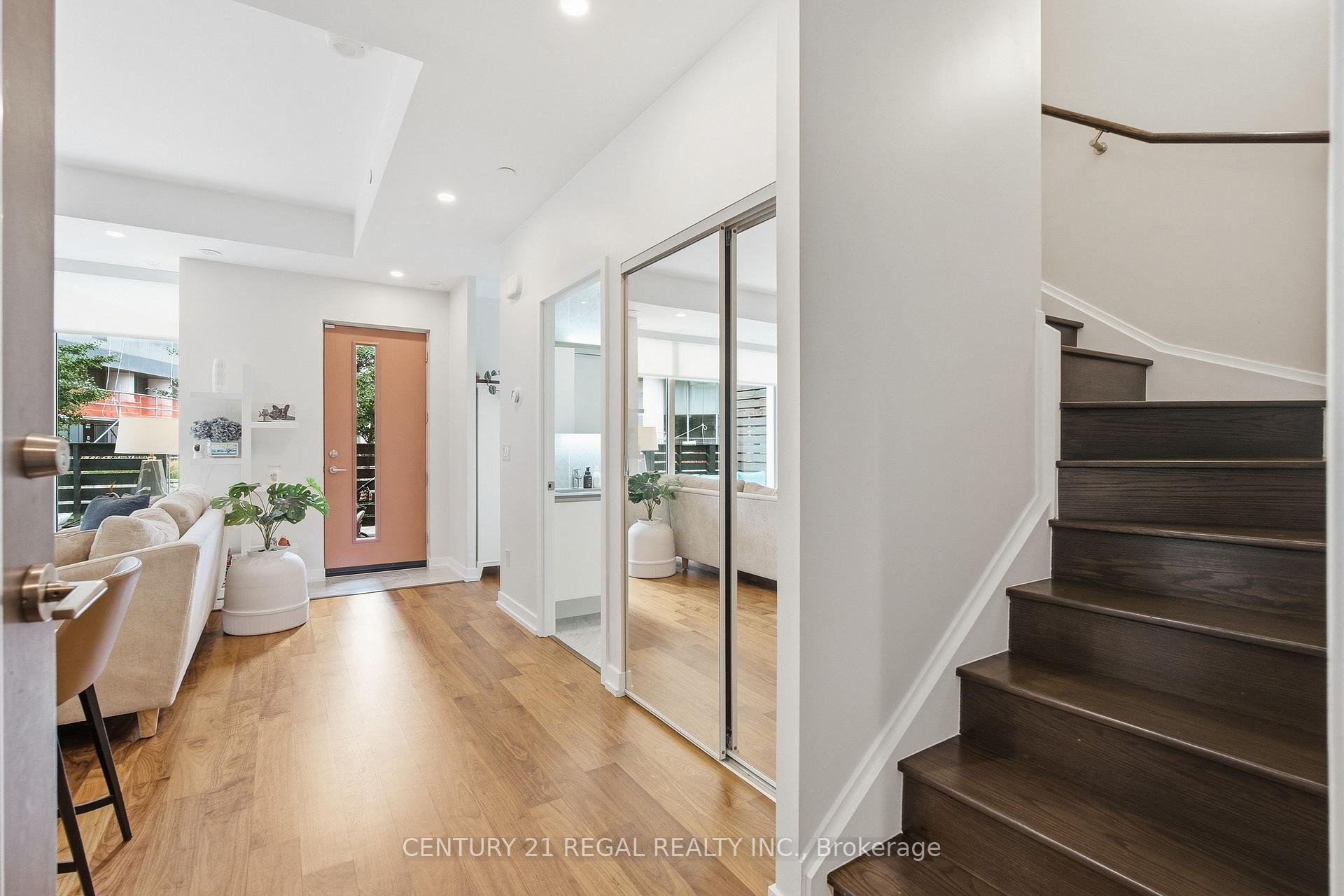 Photo 7 of Unit Th07, 113 Mcmahon Drive, North York, Bayview Village — HOMEH