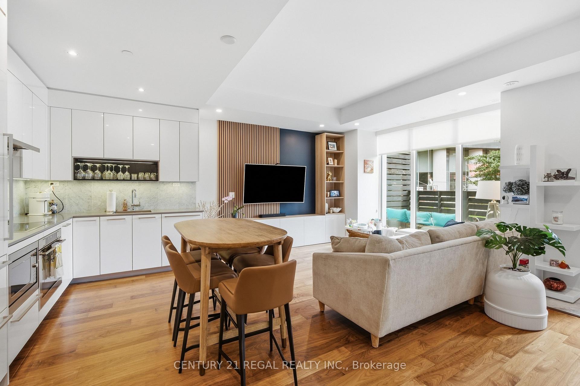 Photo 8 of Unit Th07, 113 Mcmahon Drive, North York, Bayview Village — HOMEH