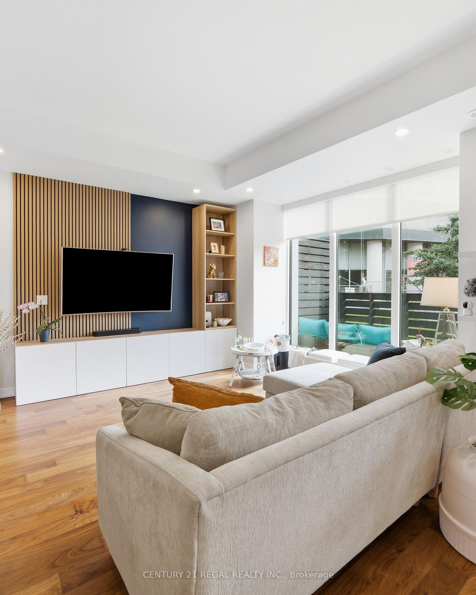 Photo 10 of Unit Th07, 113 Mcmahon Drive, North York, Bayview Village — HOMEH