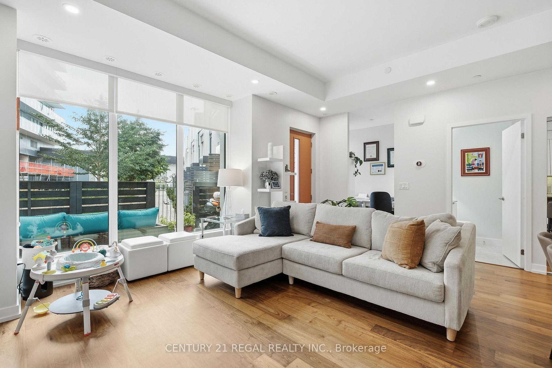 Photo 12 of Unit Th07, 113 Mcmahon Drive, North York, Bayview Village — HOMEH