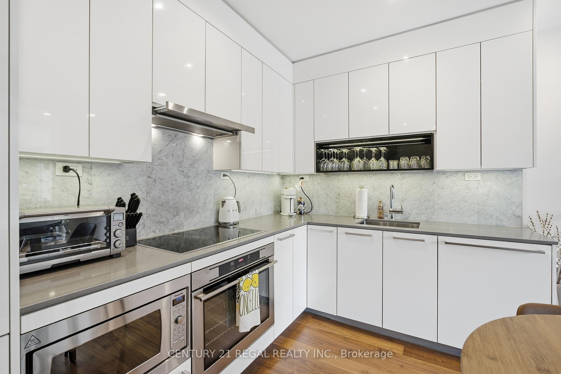 Photo 18 of Unit Th07, 113 Mcmahon Drive, North York, Bayview Village — HOMEH