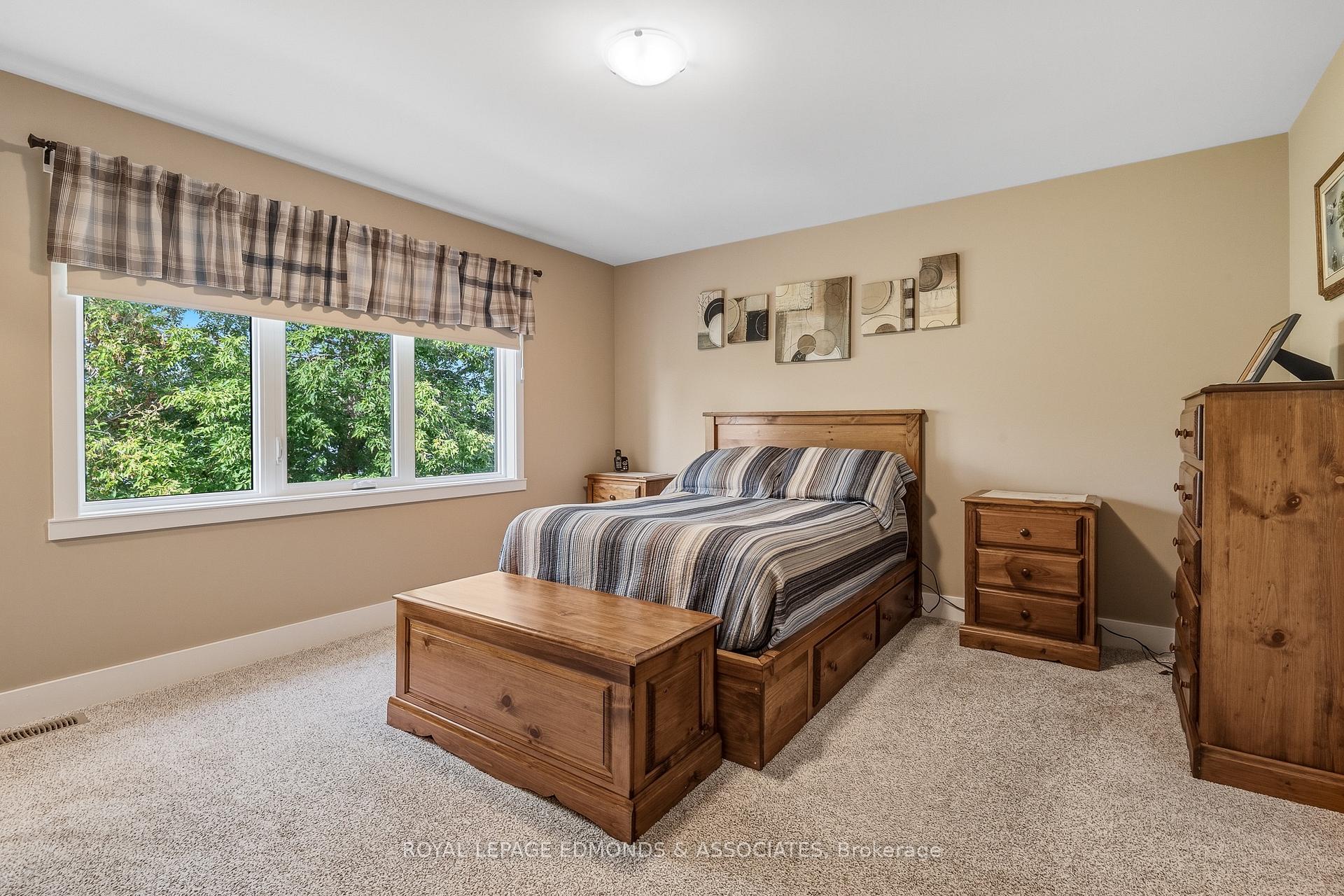 Photo 17 of 359 Nelson Street, Pembroke, Pembroke — HOMEH