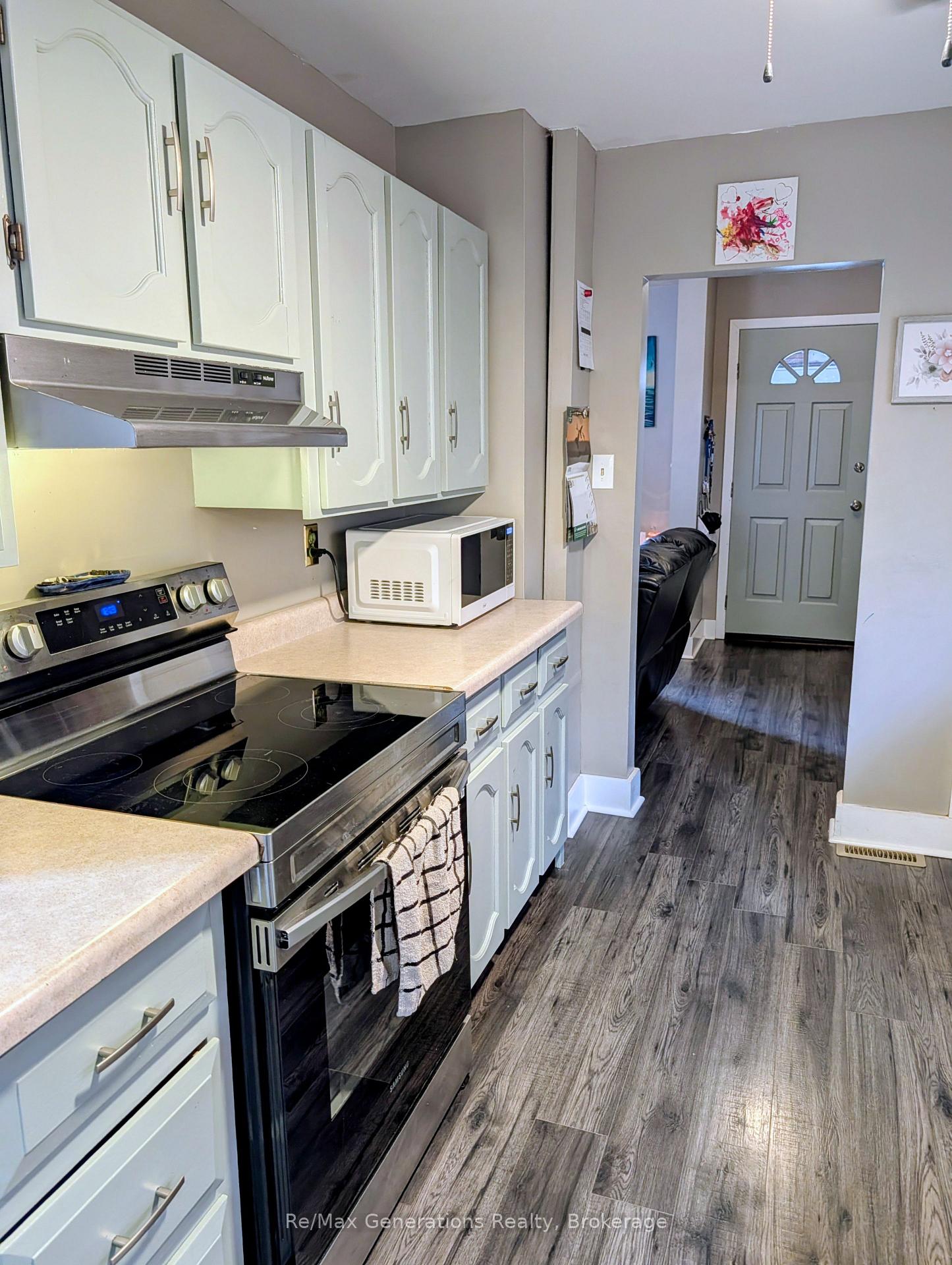 Photo 3 of 226 Harold Street N, Thunder Bay, McKeller Park — HOMEH