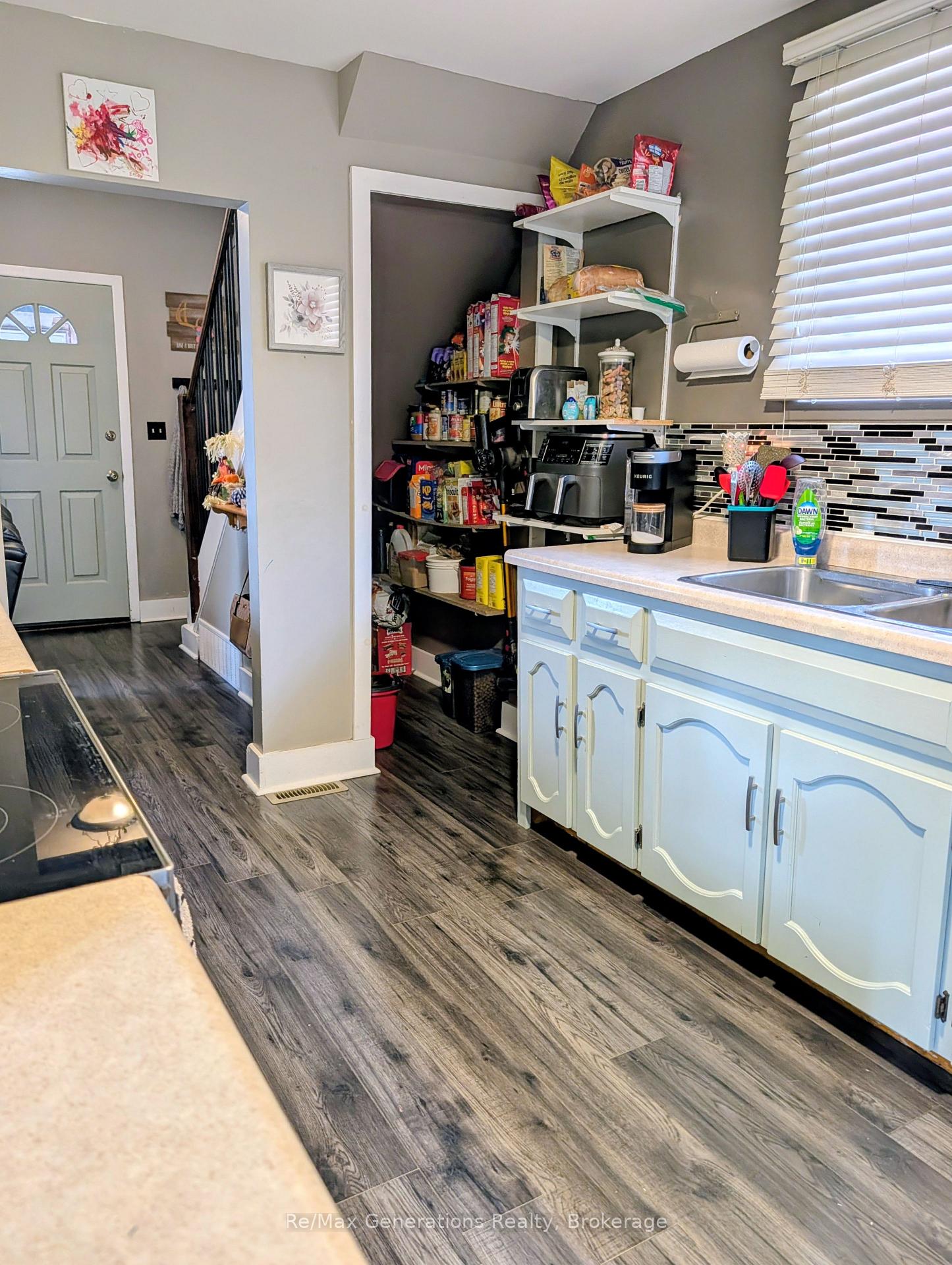 Photo 4 of 226 Harold Street N, Thunder Bay, McKeller Park — HOMEH