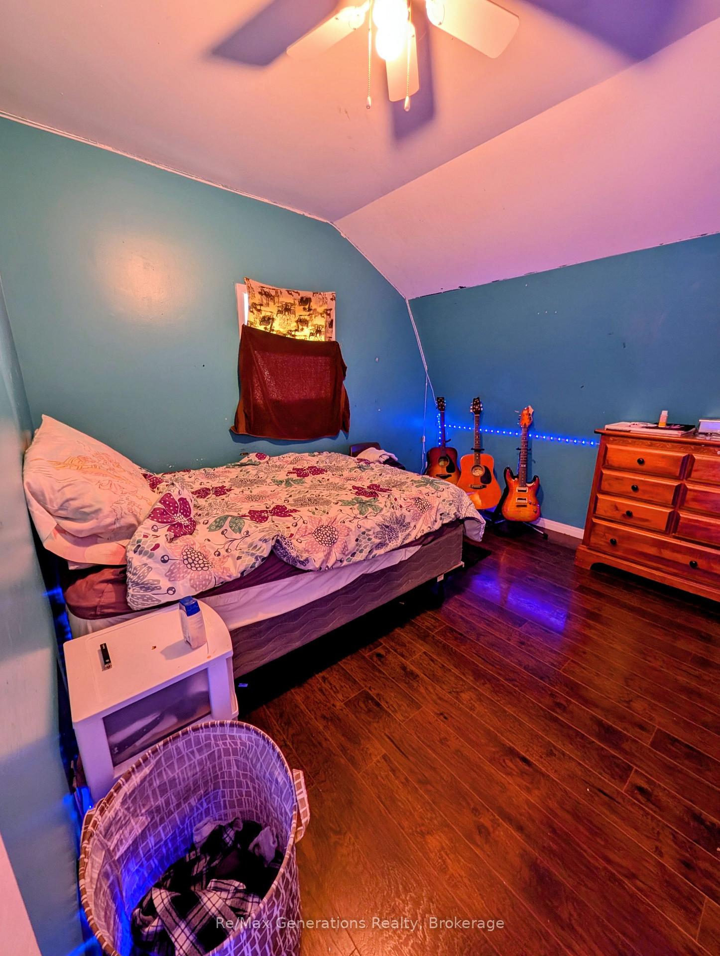 Photo 11 of 226 Harold Street N, Thunder Bay, McKeller Park — HOMEH