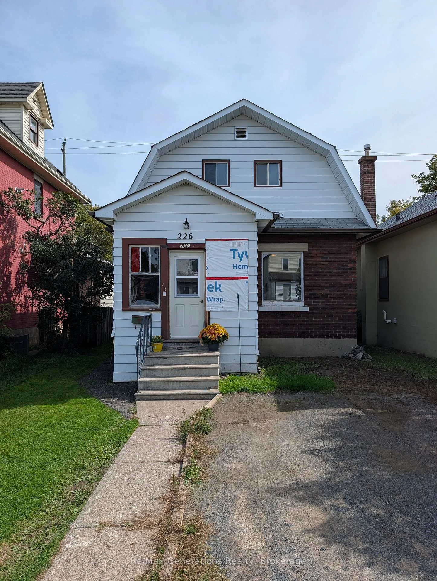 Photo 2 of 226 Harold Street N, Thunder Bay, McKeller Park — HOMEH