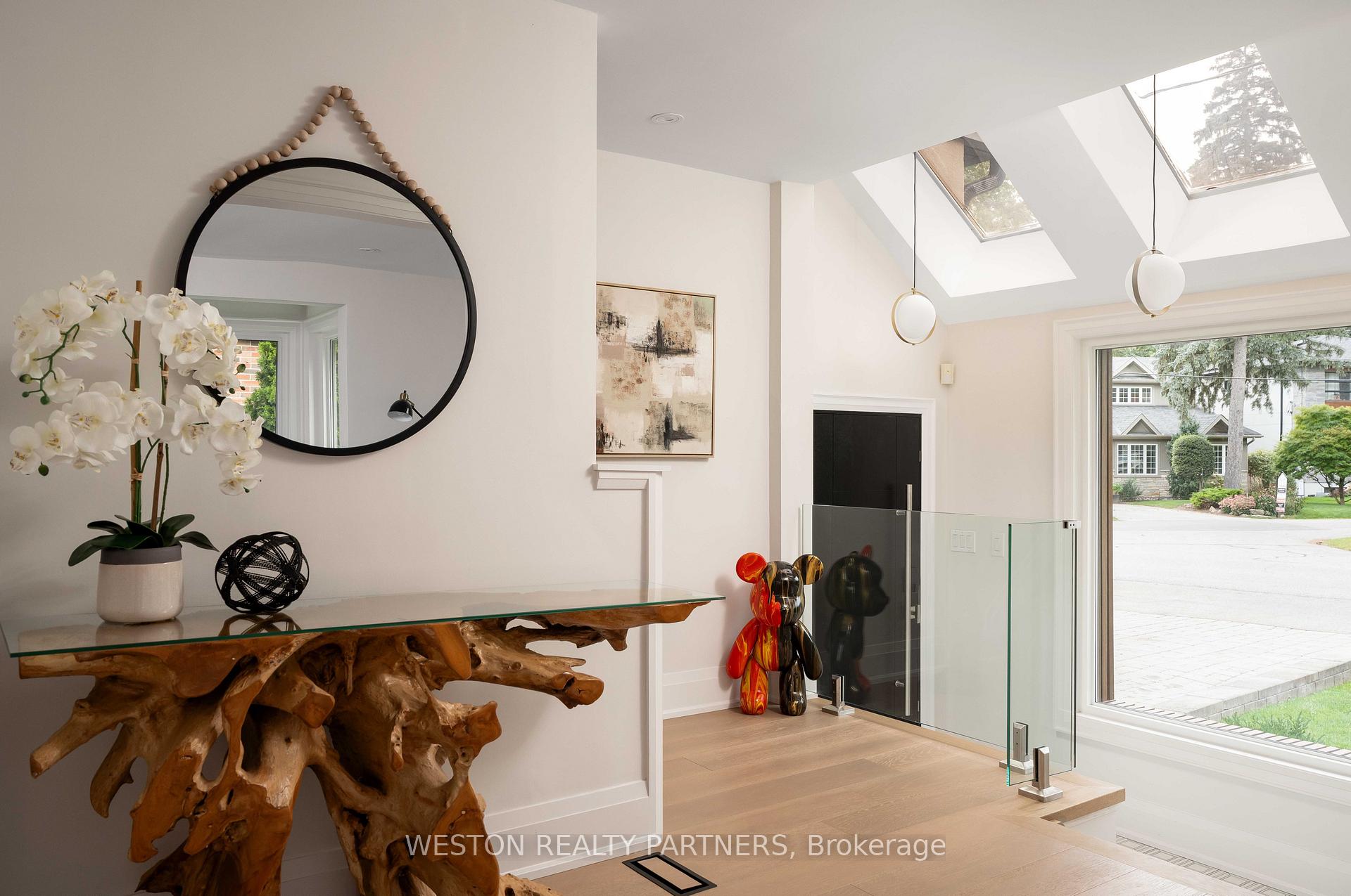 Photo 4 of 19 Mattice Road, Etobicoke, Islington-City Centre West — HOMEH