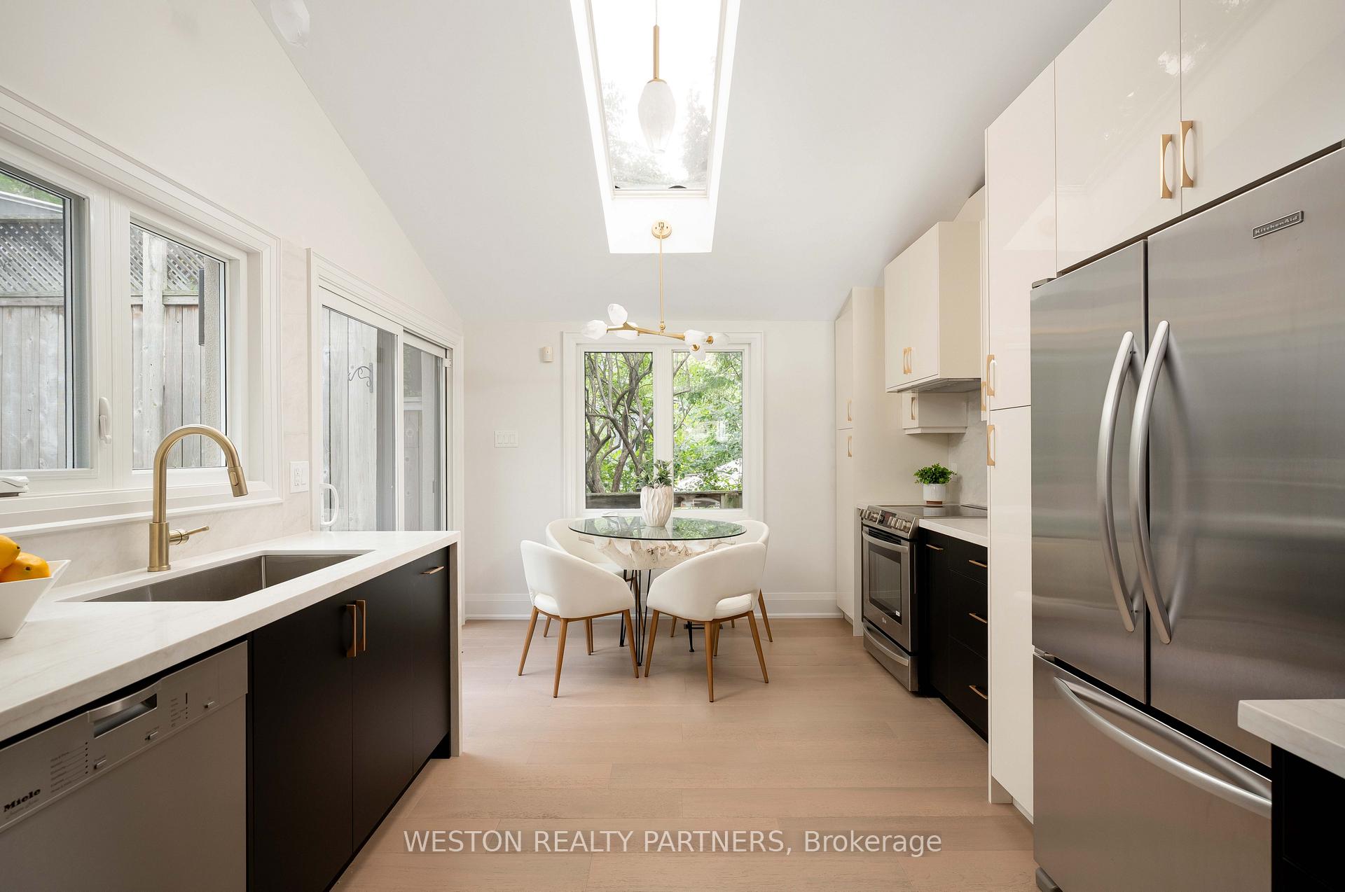 Photo 13 of 19 Mattice Road, Etobicoke, Islington-City Centre West — HOMEH