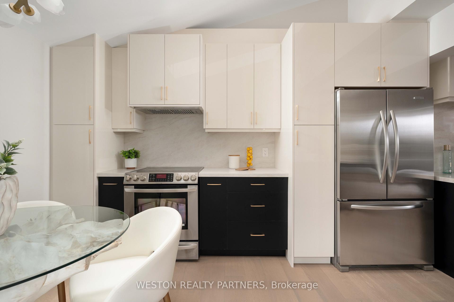 Photo 16 of 19 Mattice Road, Etobicoke, Islington-City Centre West — HOMEH