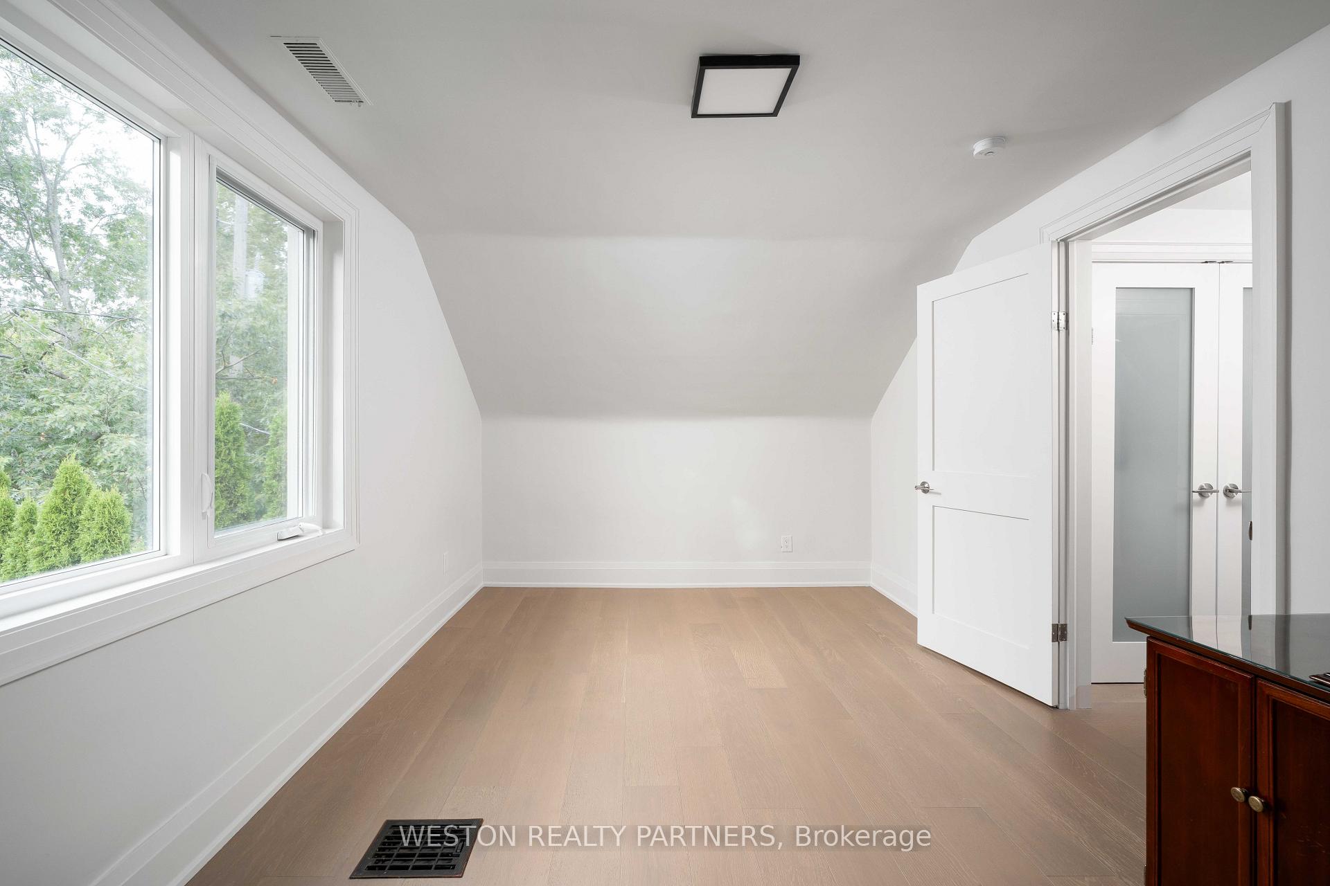 Photo 29 of 19 Mattice Road, Etobicoke, Islington-City Centre West — HOMEH