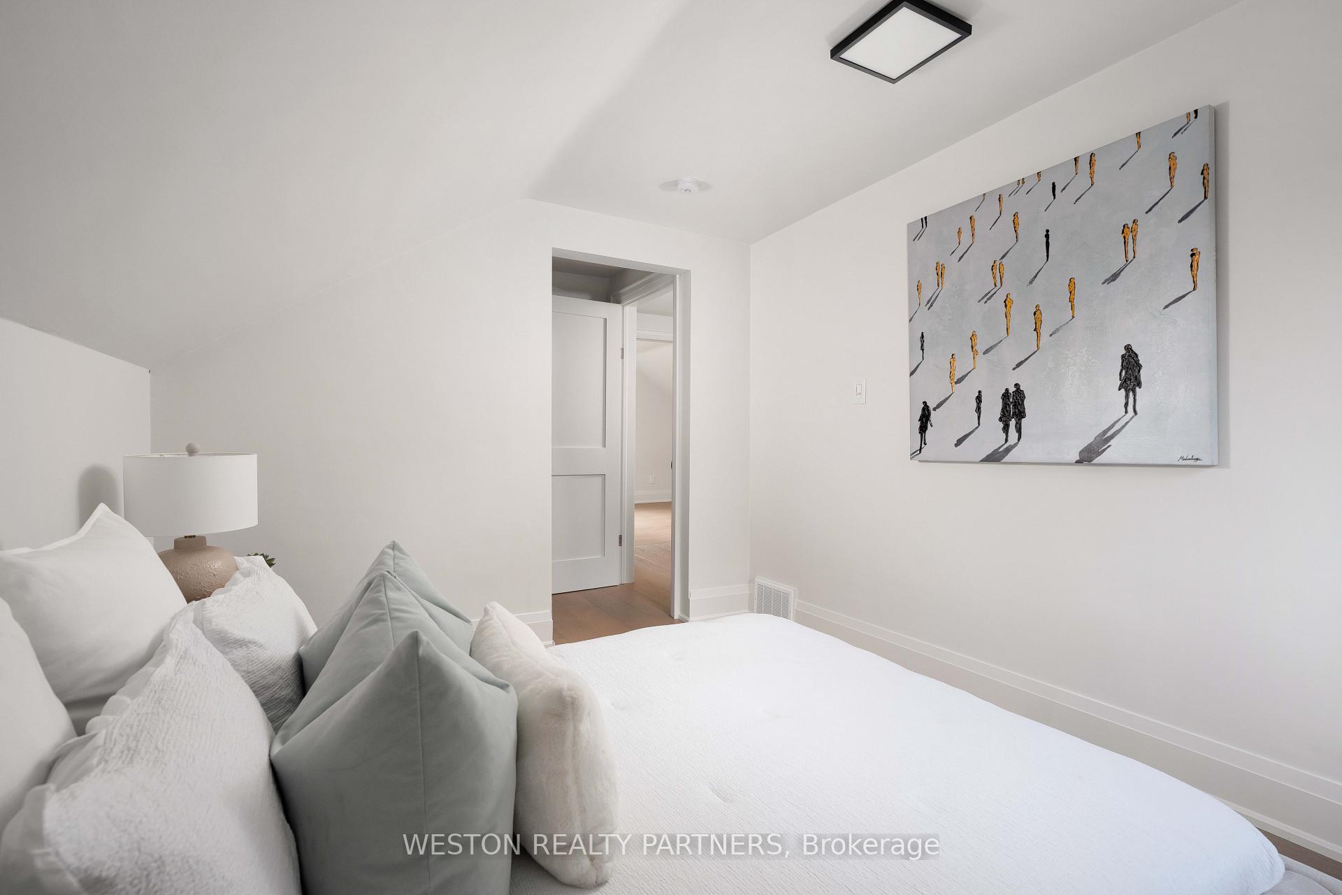 Photo 34 of 19 Mattice Road, Etobicoke, Islington-City Centre West — HOMEH