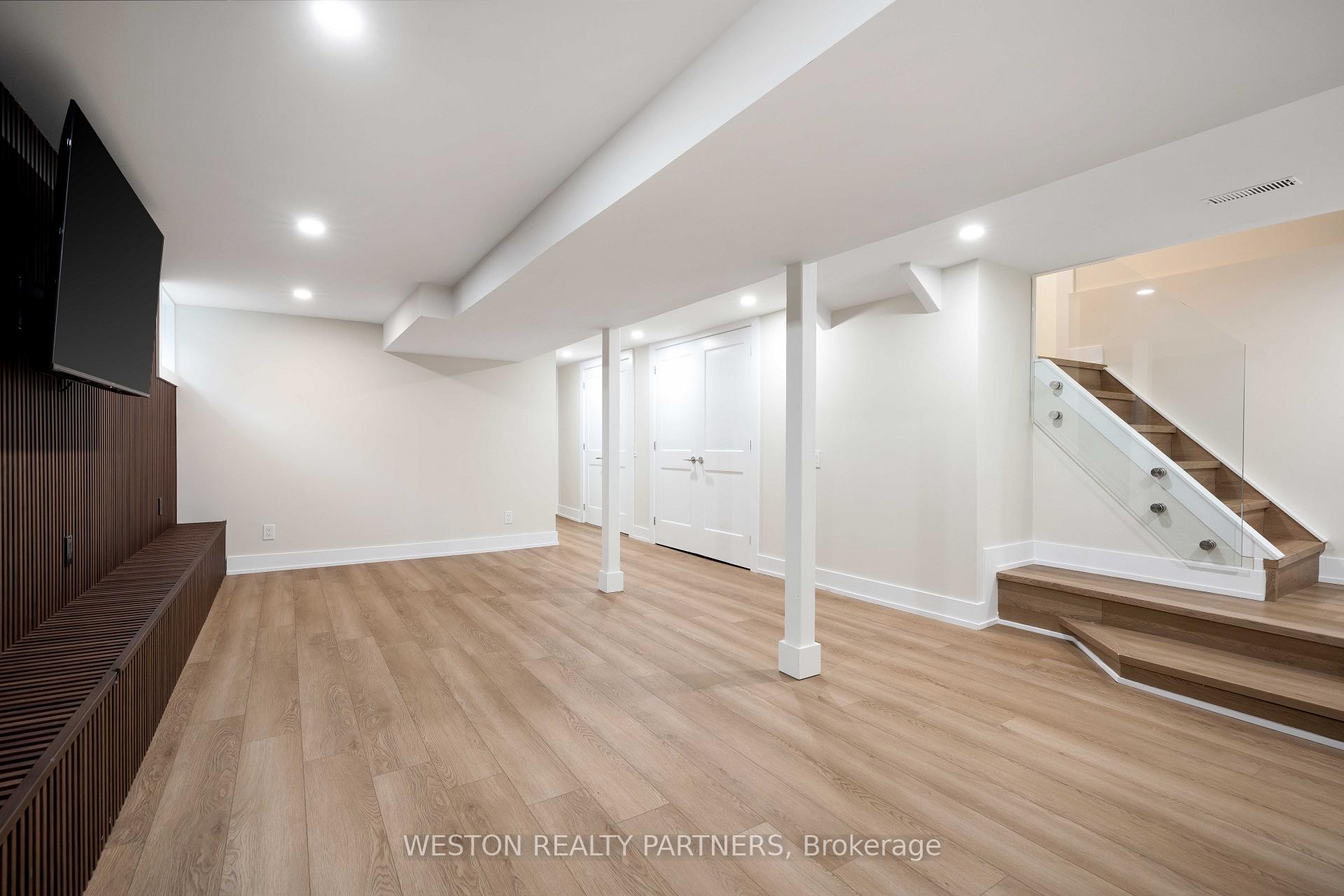 Photo 36 of 19 Mattice Road, Etobicoke, Islington-City Centre West — HOMEH