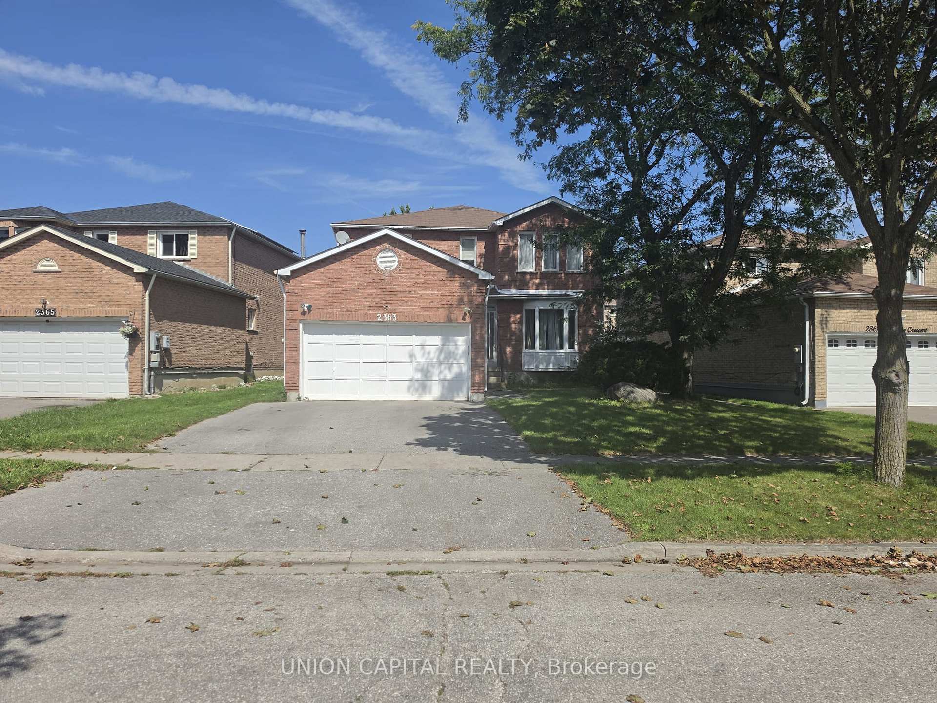 Photo 3 of 2363 Strathmore Crescent, Pickering, Brock Ridge — HOMEH
