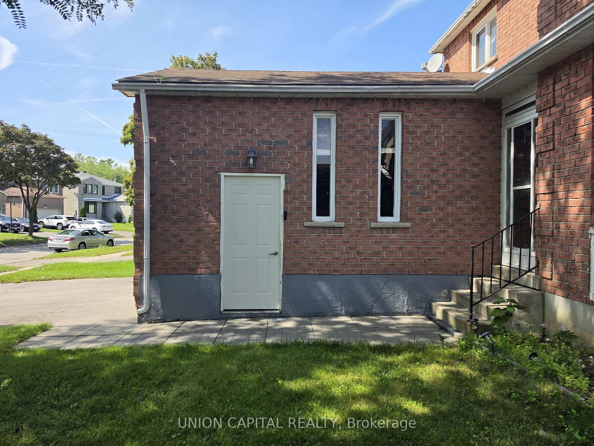 Photo 6 of 2363 Strathmore Crescent, Pickering, Brock Ridge — HOMEH