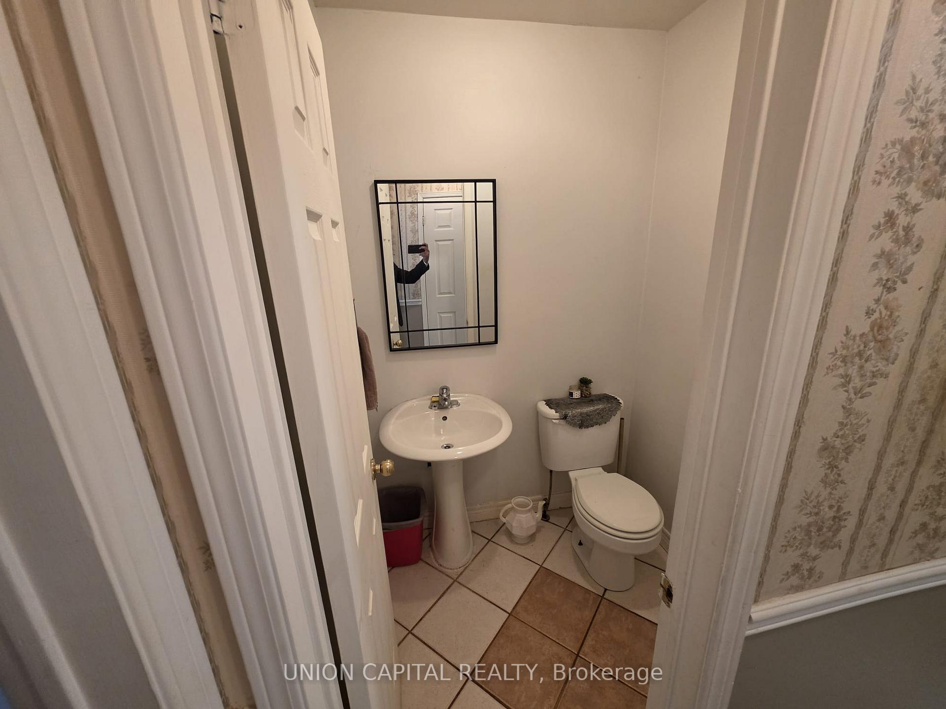 Photo 11 of 2363 Strathmore Crescent, Pickering, Brock Ridge — HOMEH