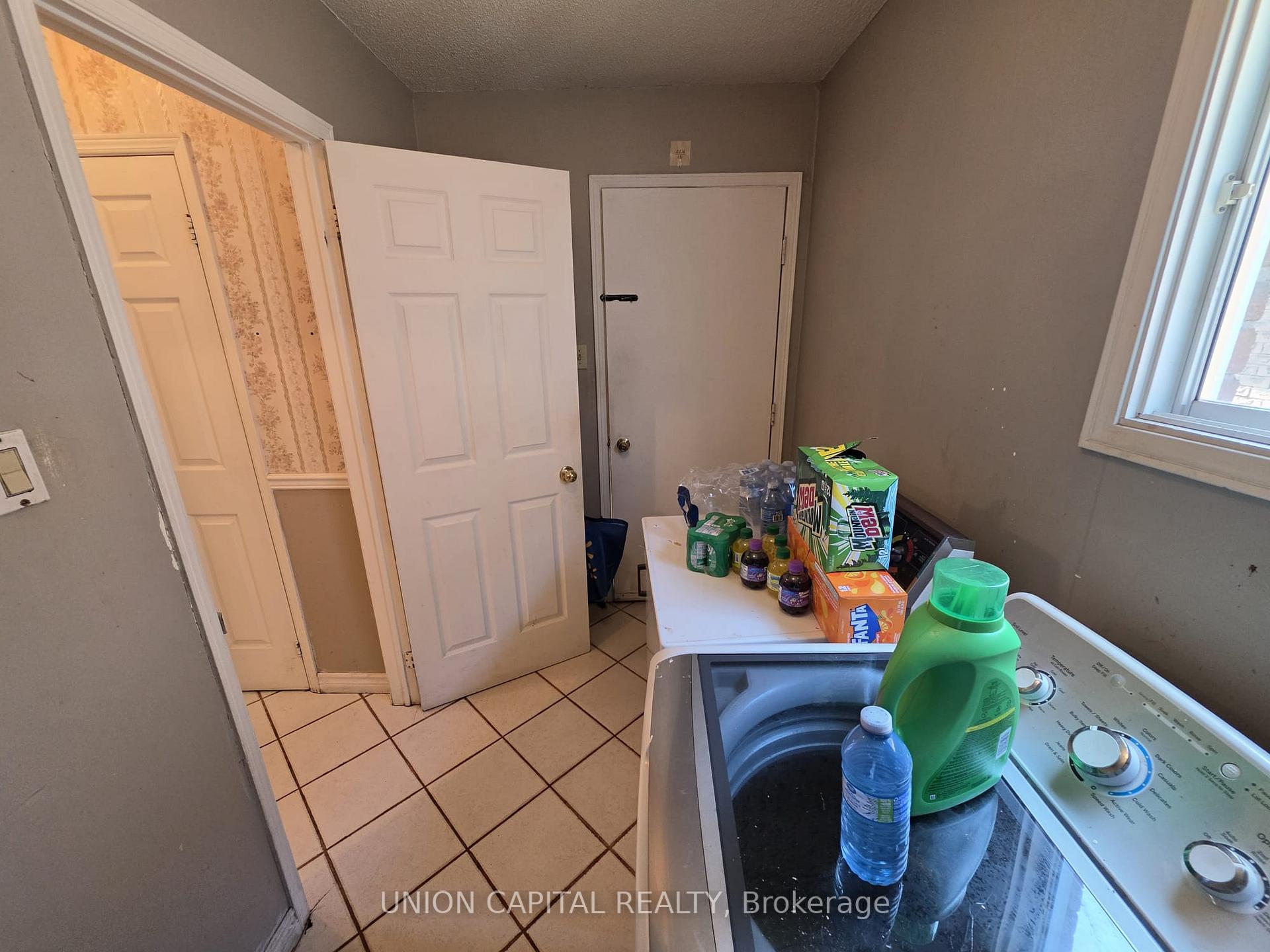 Photo 12 of 2363 Strathmore Crescent, Pickering, Brock Ridge — HOMEH