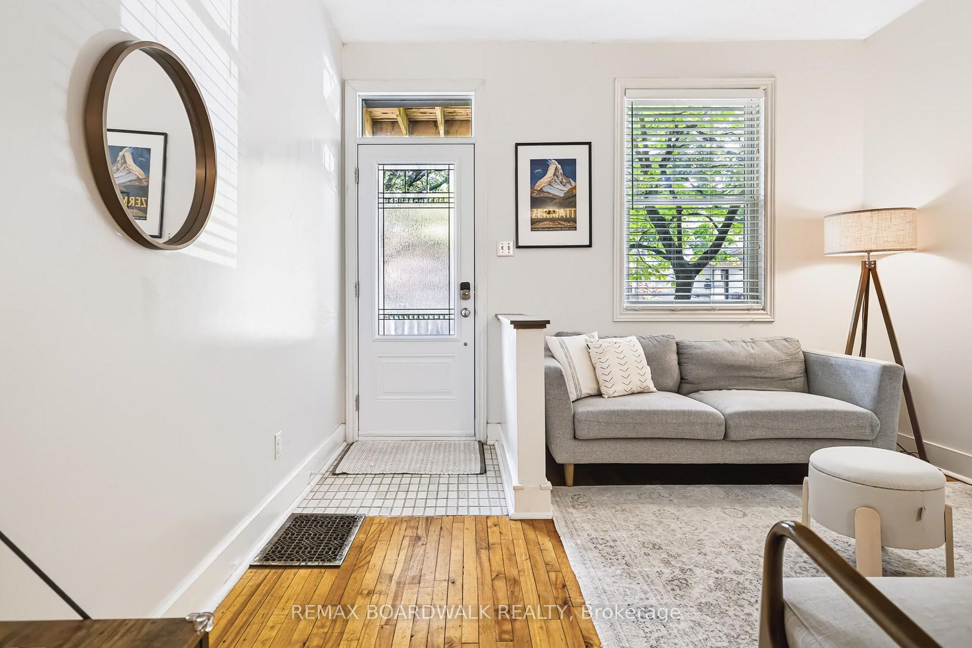Photo 3 of 239 Wilbrod Street, Ottawa, Sandy Hill — HOMEH