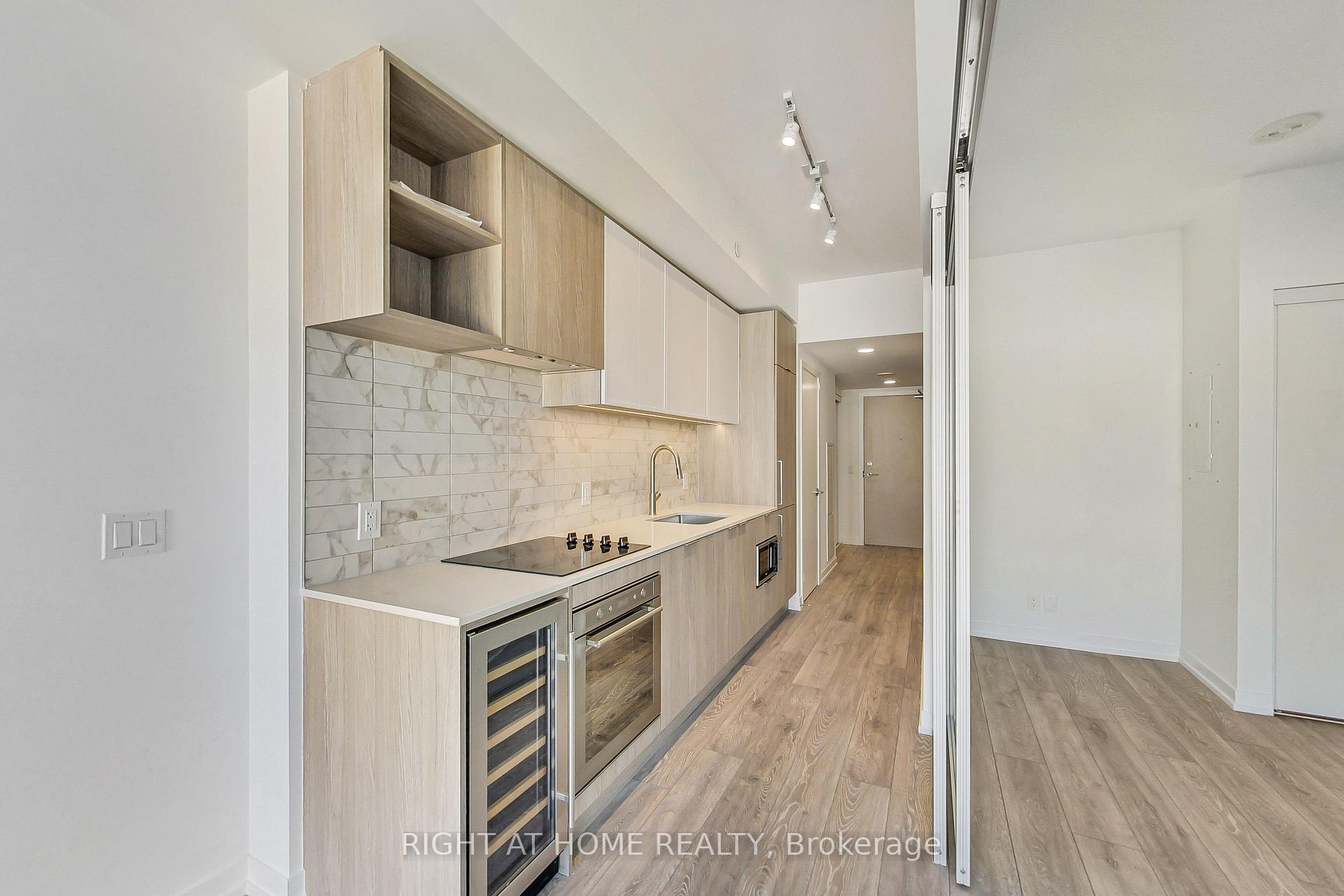 Photo 7 of Unit 519, 2020 Bathurst Street, Toronto, Humewood-Cedarvale — HOMEH