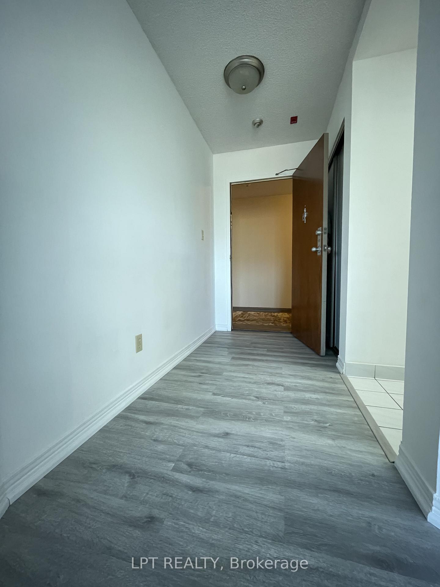 Photo 9 of Unit 505, 711 Rossland Road E, Whitby, Pringle Creek — HOMEH