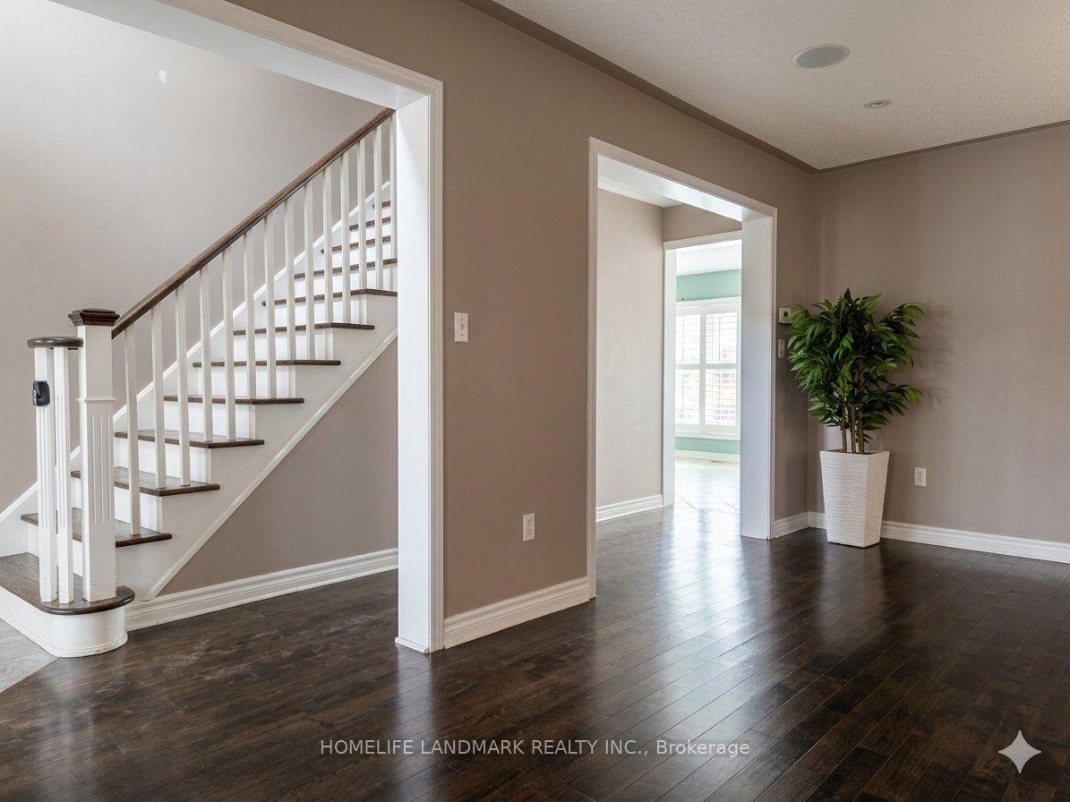 Photo 4 of 19 Wetmeadow Drive, Brampton, Fletcher's Meadow — HOMEH