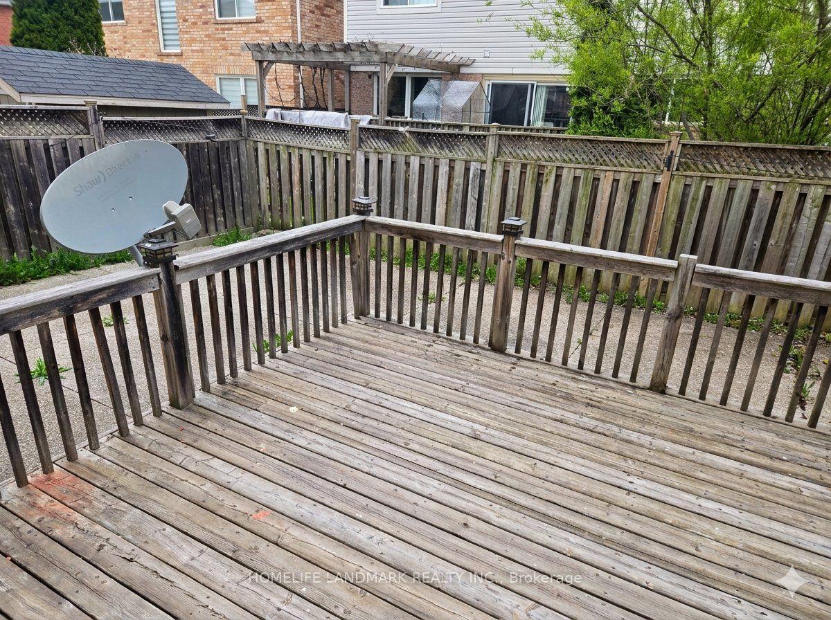 Photo 6 of 19 Wetmeadow Drive, Brampton, Fletcher's Meadow — HOMEH