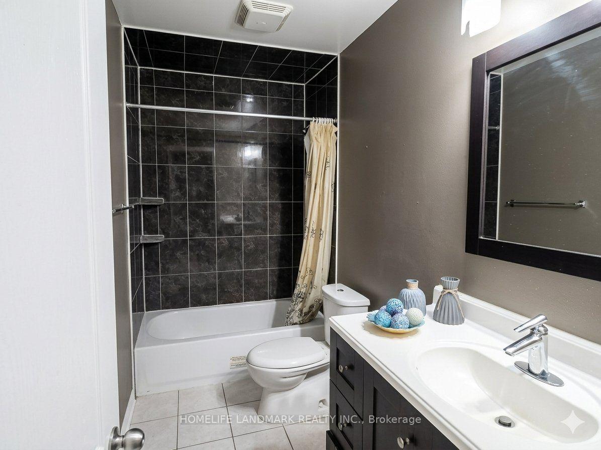 Photo 11 of 19 Wetmeadow Drive, Brampton, Fletcher's Meadow — HOMEH