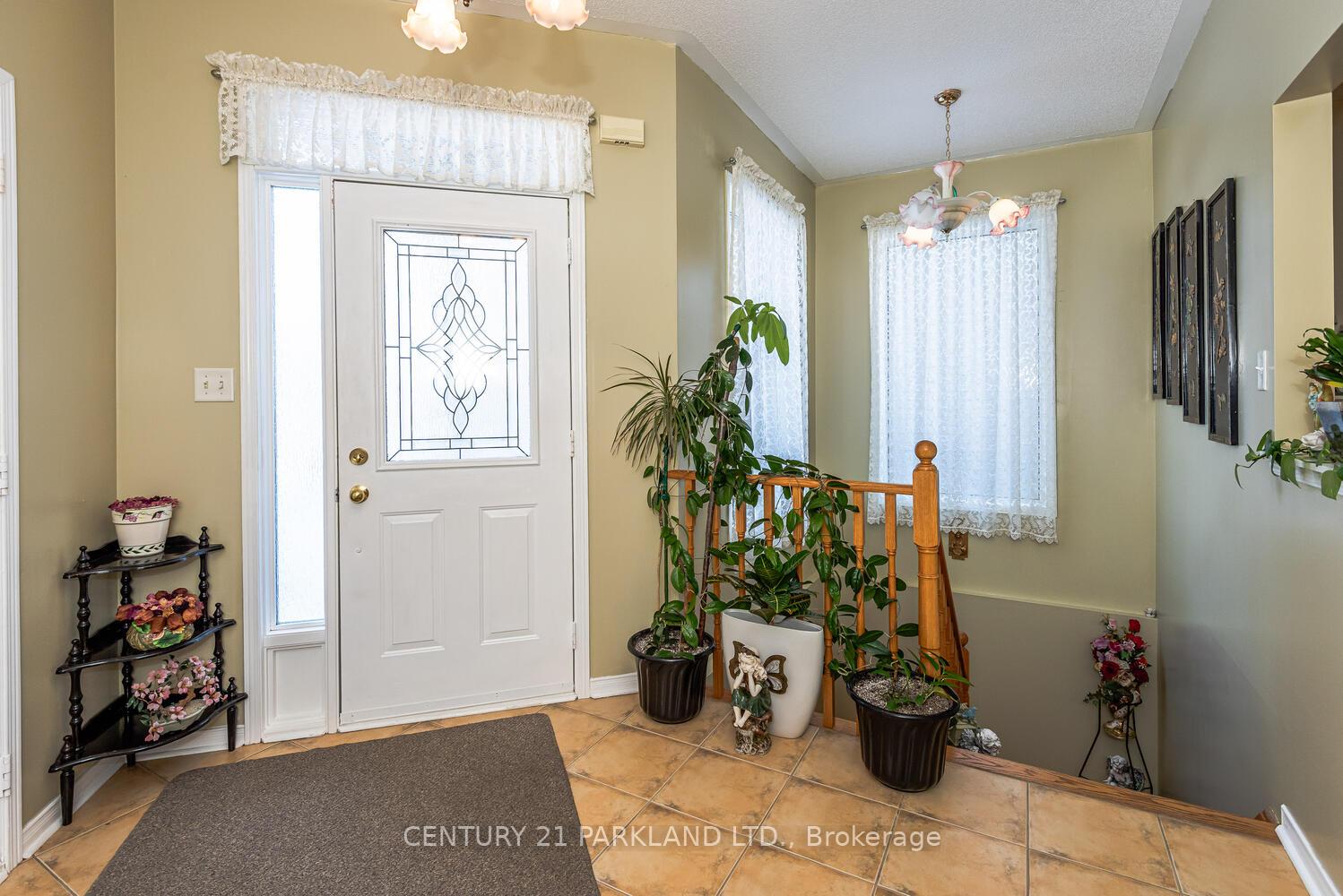 Photo 4 of 85 Canoe Avenue, Richmond Hill, Oak Ridges Lake Wilcox — HOMEH