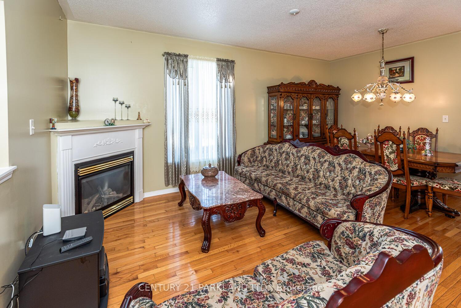 Photo 5 of 85 Canoe Avenue, Richmond Hill, Oak Ridges Lake Wilcox — HOMEH